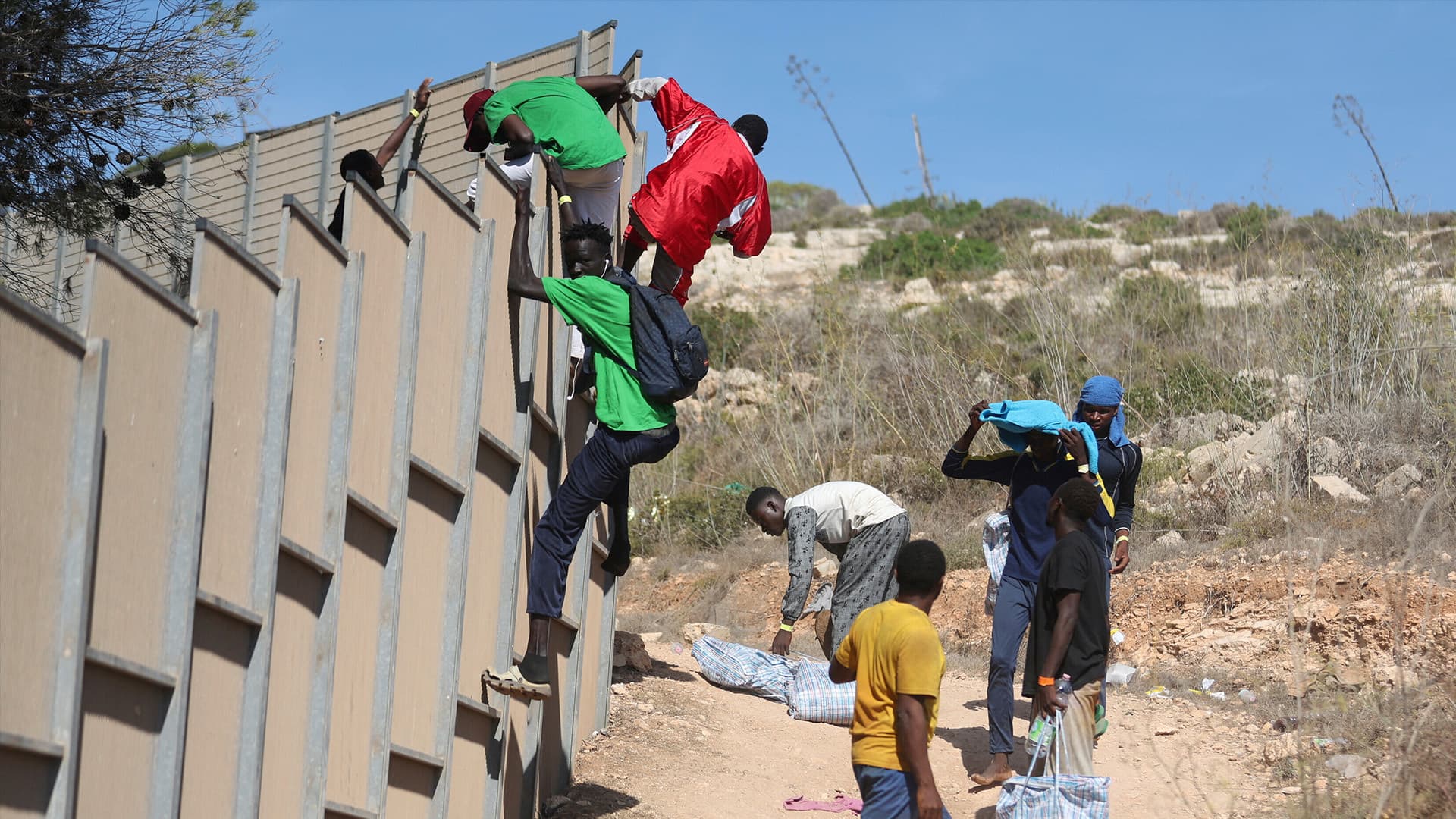 Lampedusa: Symbol-Ort der illegalen Einwanderung. Schafft Europa noch die Wende?