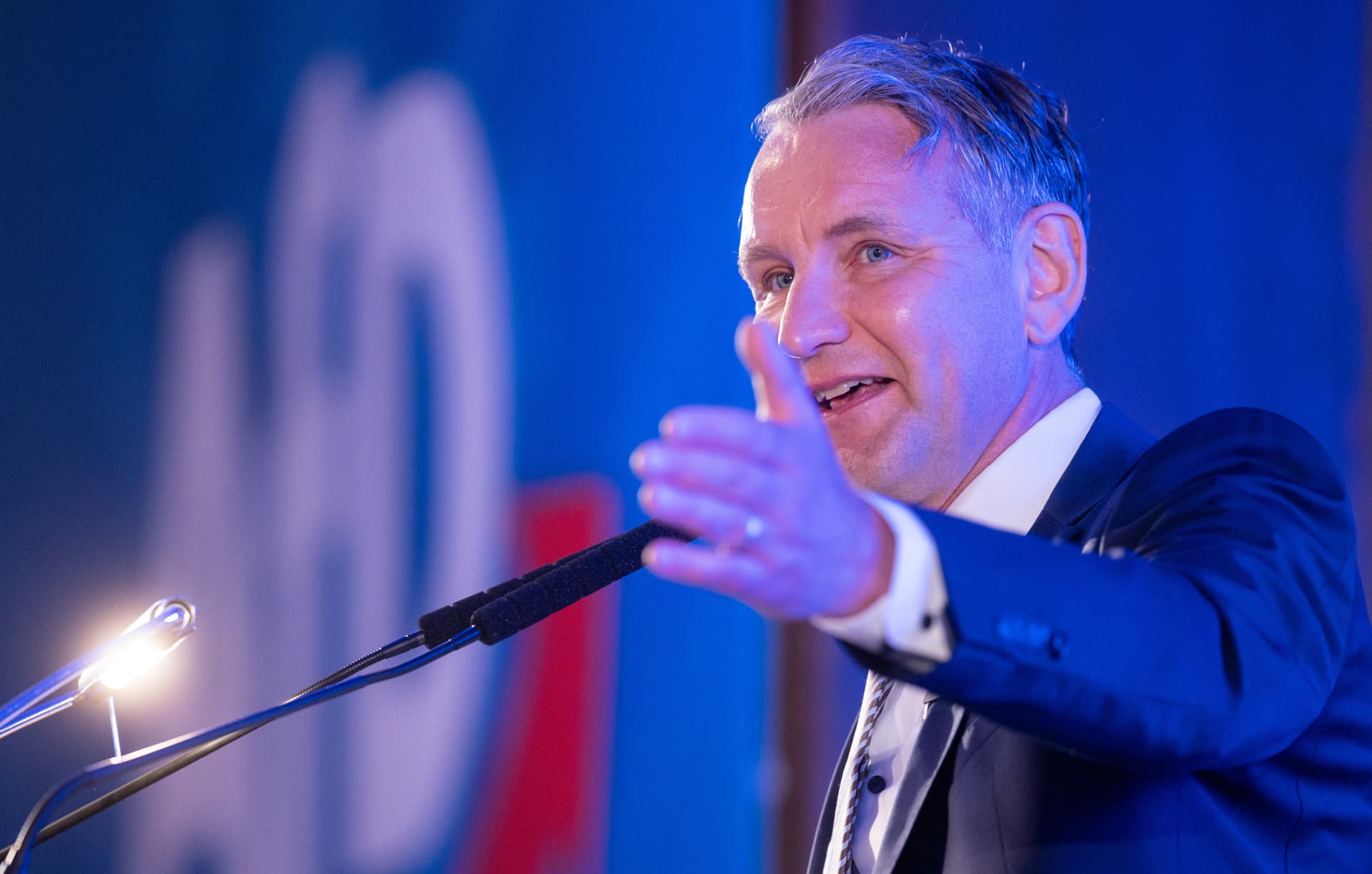 Umfrage-Klatsche für Ampel-Parteien! AfD hängt im Osten ALLE ab