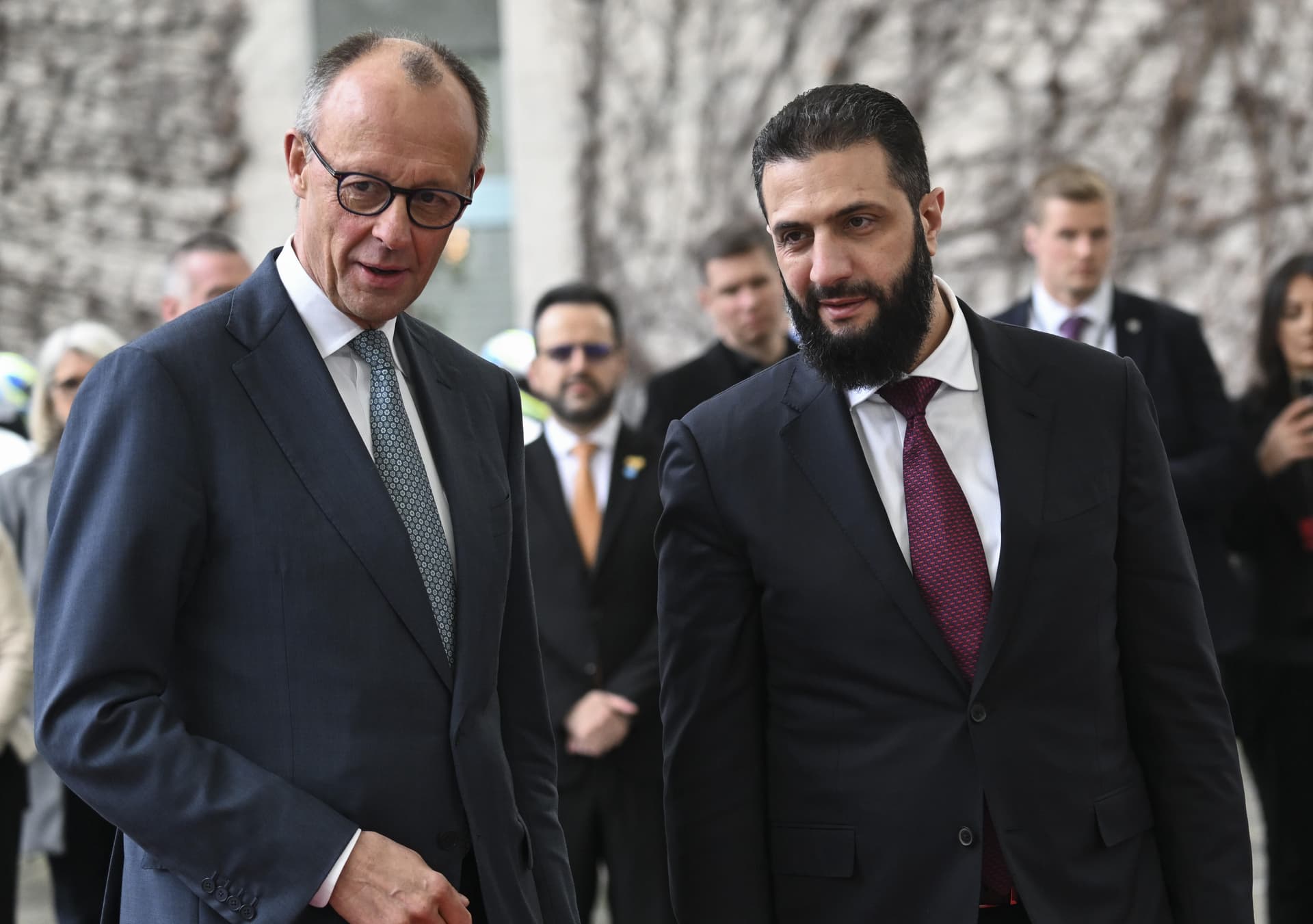 Merz: Im Zeitraum von drei Jahren sollen 80 Prozent der Syrer in ihre Heimat zurückkehren