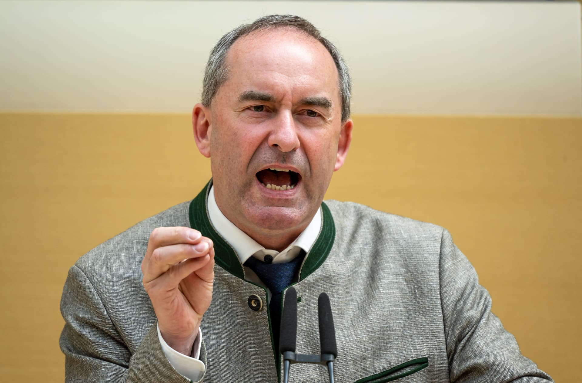 Aiwanger: „Hätte Habeck seine Heizungspläne am Stammtisch diskutiert, hätte er sein Heizgesetz wieder kassiert“