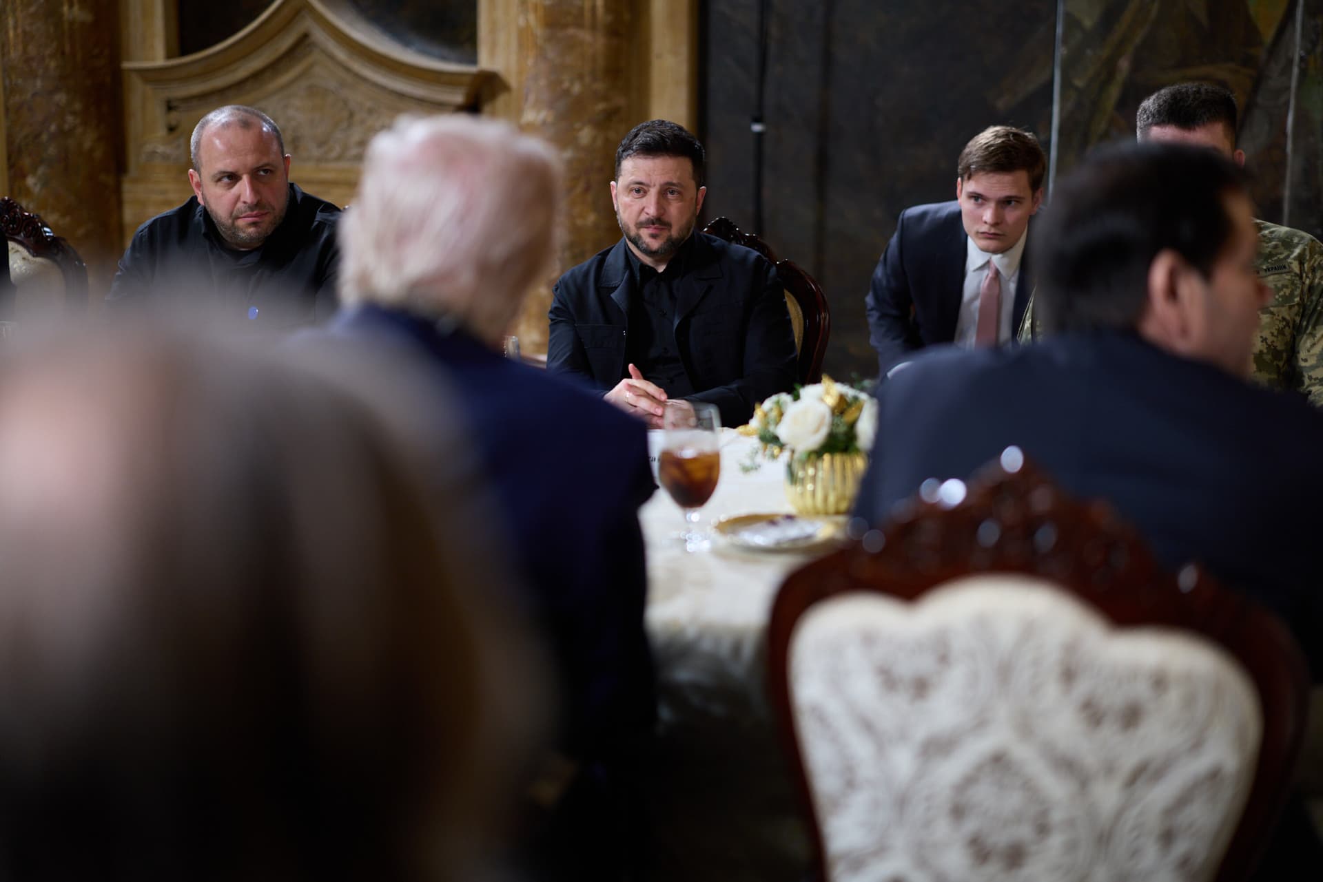 Nach „großartigem“ Treffen mit Selenskyj in Mar-a-Lago: Trump verkündet, dass Friedensplan für die Ukraine näher rückt