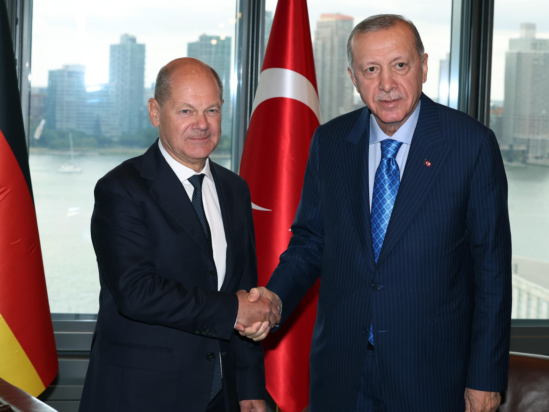 Bis zu 500 Abschiebungen die Woche: Scholz und Erdogan einigen sich auf Abschiebe-Deal