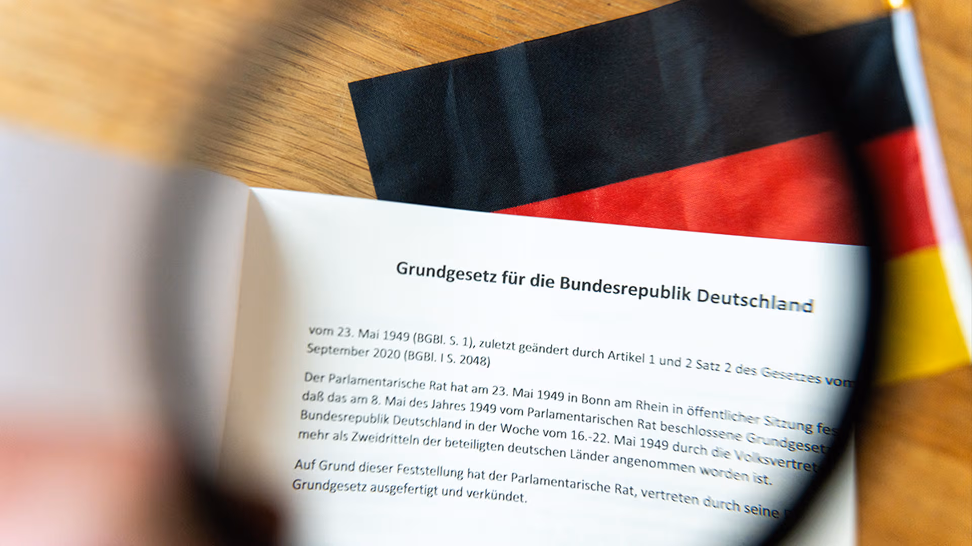 Der Verfassungsschutz als Sprachpolizei: Natürlich gibt es ein deutsches Volk im ethnisch-kulturellen Sinne