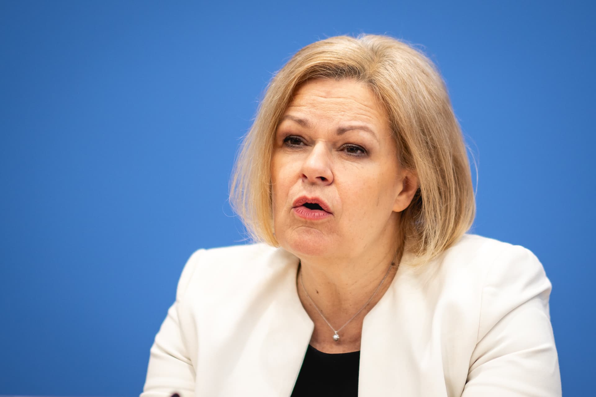 Keine Leistungskürzungen für illegale Asylbewerber: Die große Solingen-Lüge der Nancy Faeser
