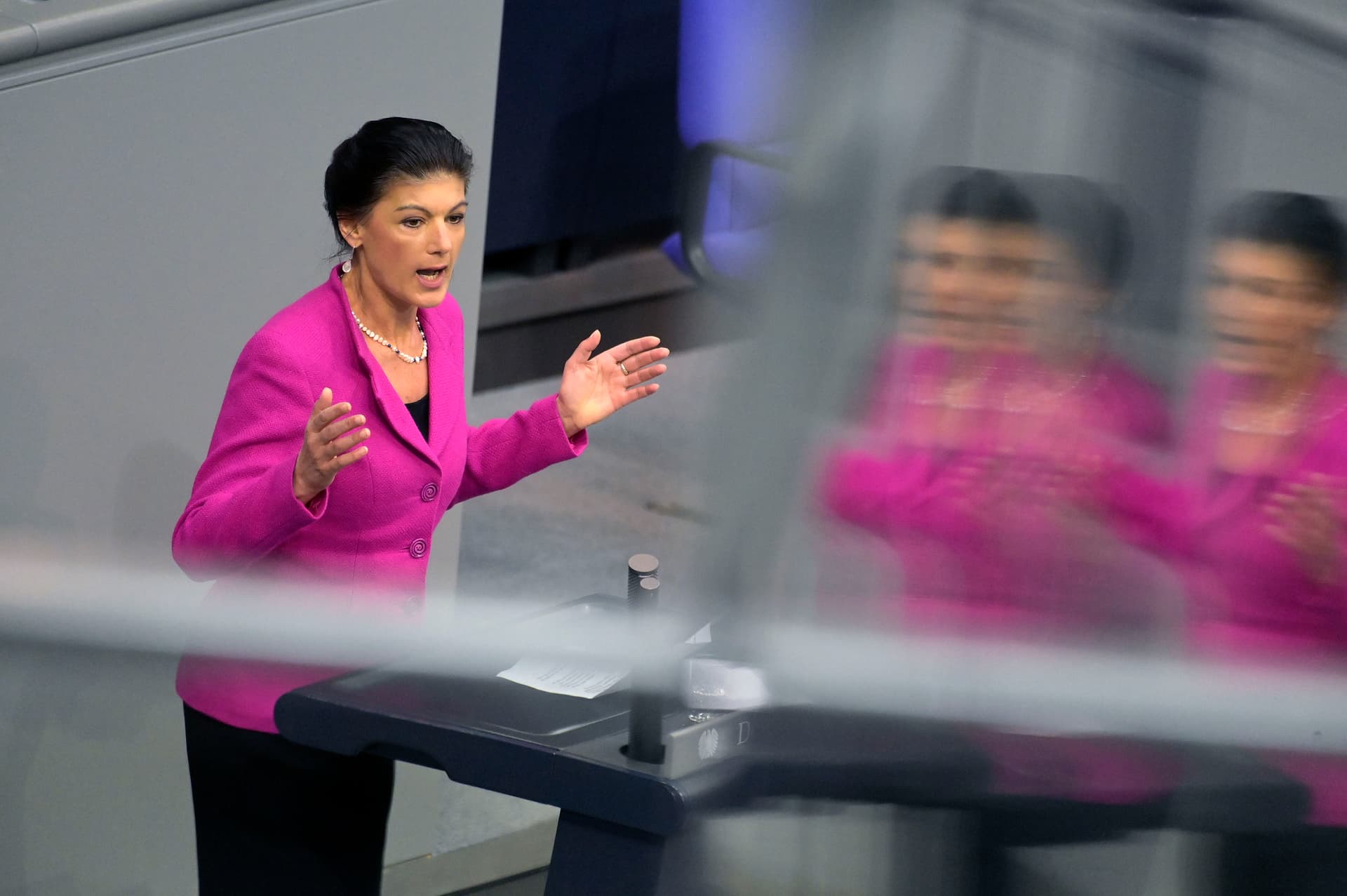 Wagenknecht: Keine Leistungen mehr für abgelehnte Asylbewerber