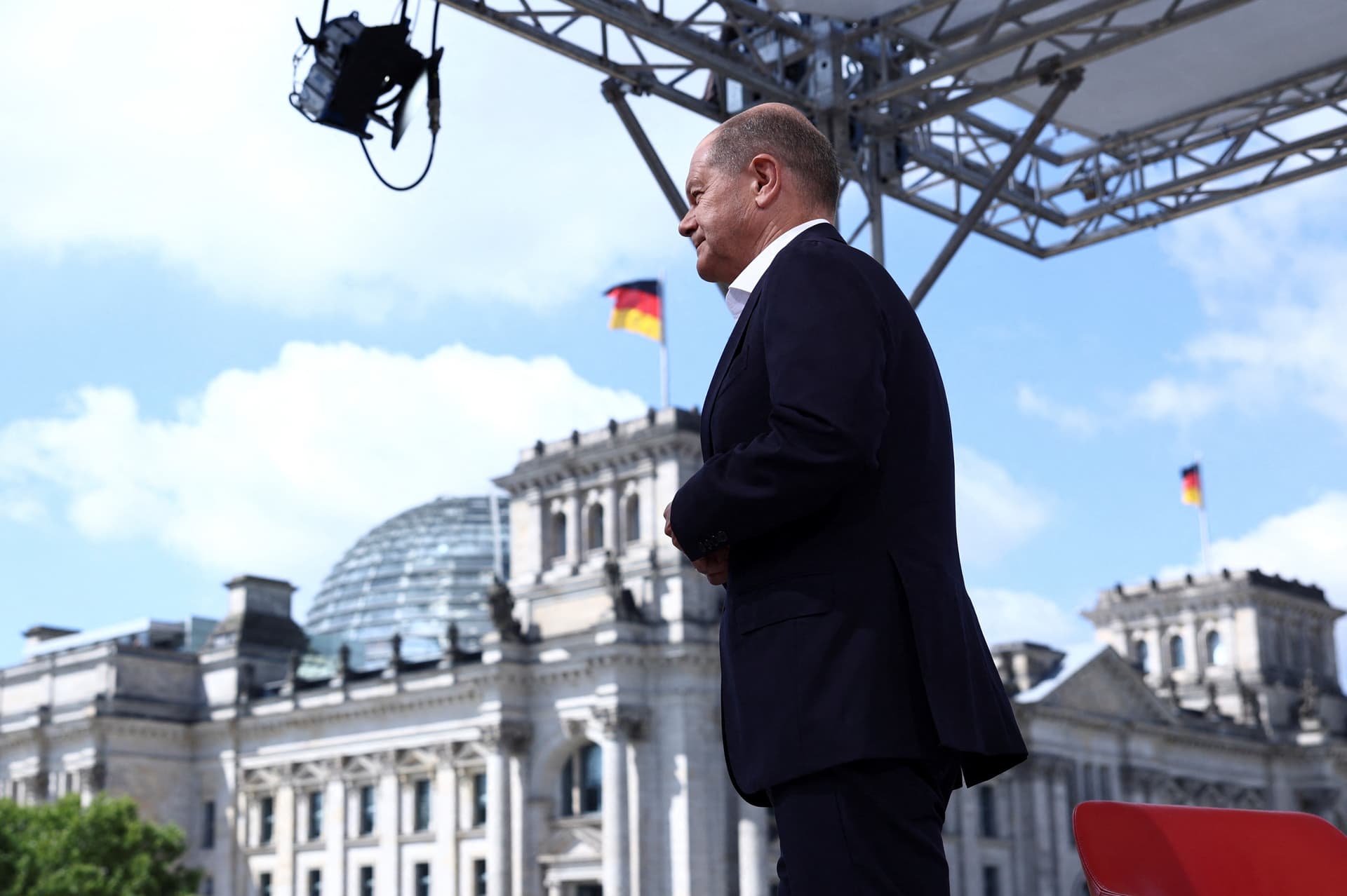 Scholz würde Wehrdienst, den er selber plant, verweigern...