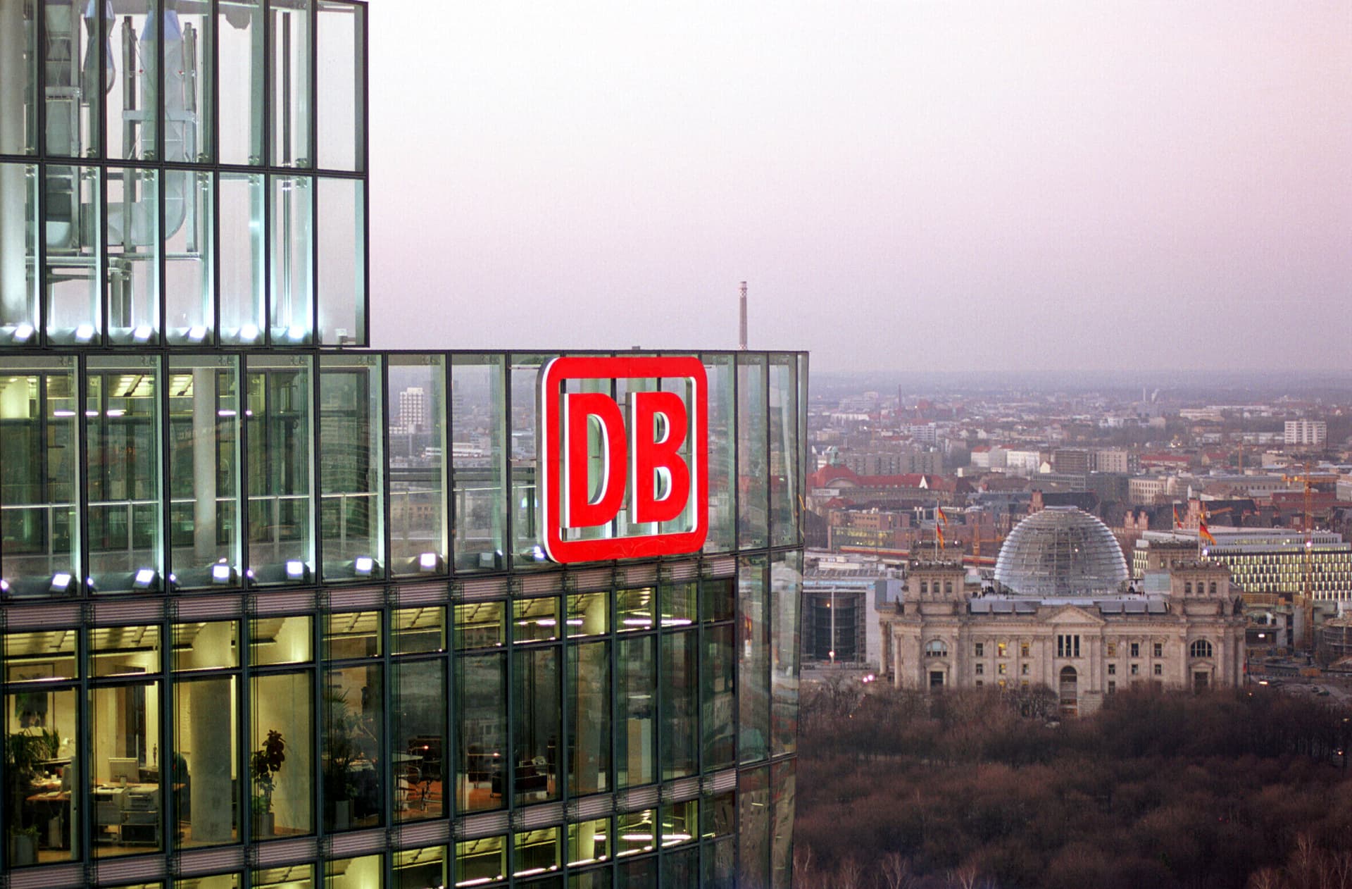 Milliardengrab Deutsche Bahn: Wie der Staatskonzern immer tiefer in die roten Zahlen fährt