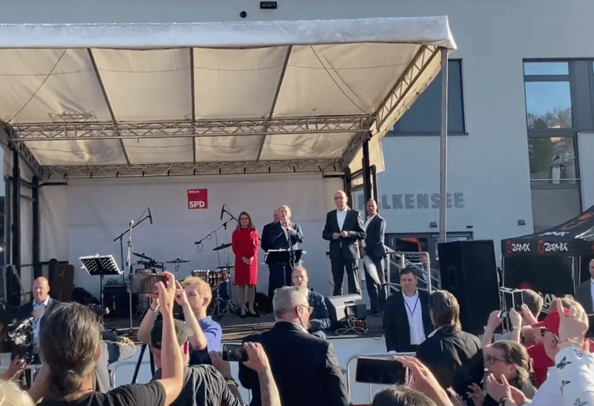 NIUS vor Ort: Kanzler Scholz auf SPD-Fest ausgebuht