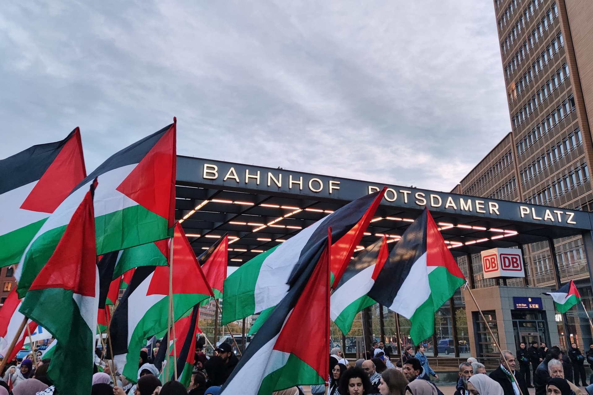Schock-Anstieg: Doppelt so viele antisemitische Straftaten wie 2023