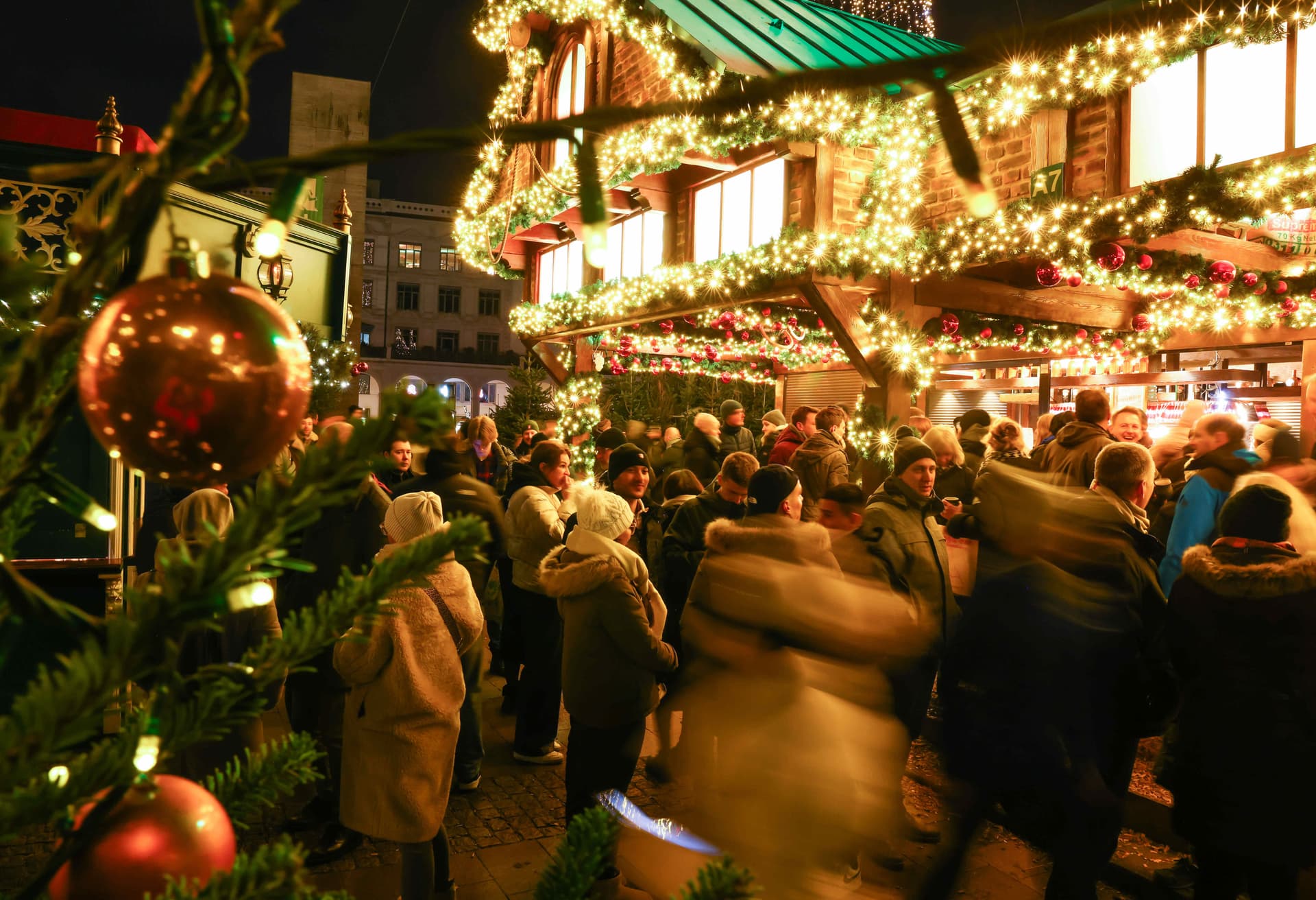 Stille Nacht bald noch stiller: Die GEMA will uns Weihnachten vermiesen!
