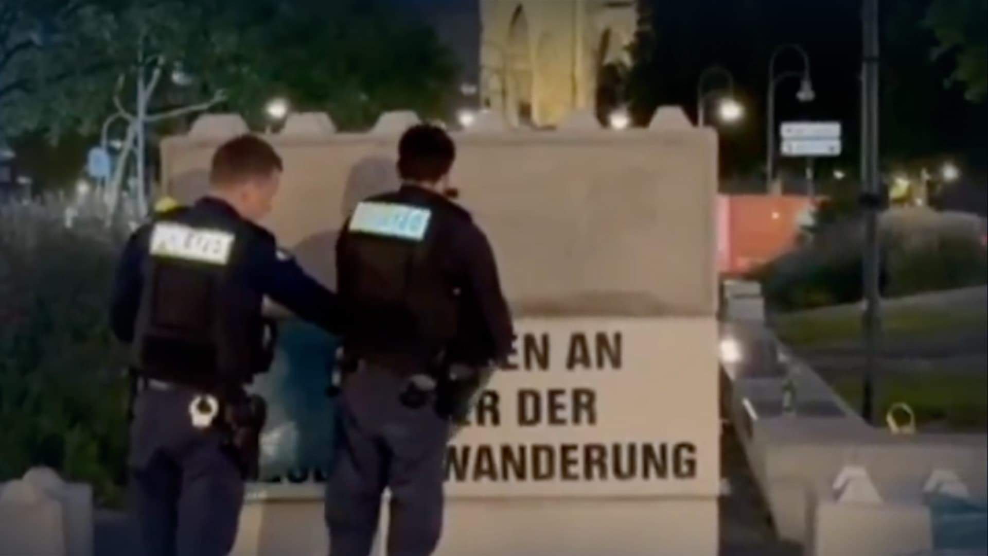 Berliner Polizei lässt „Mahnmal für Migrationsopfer“ räumen