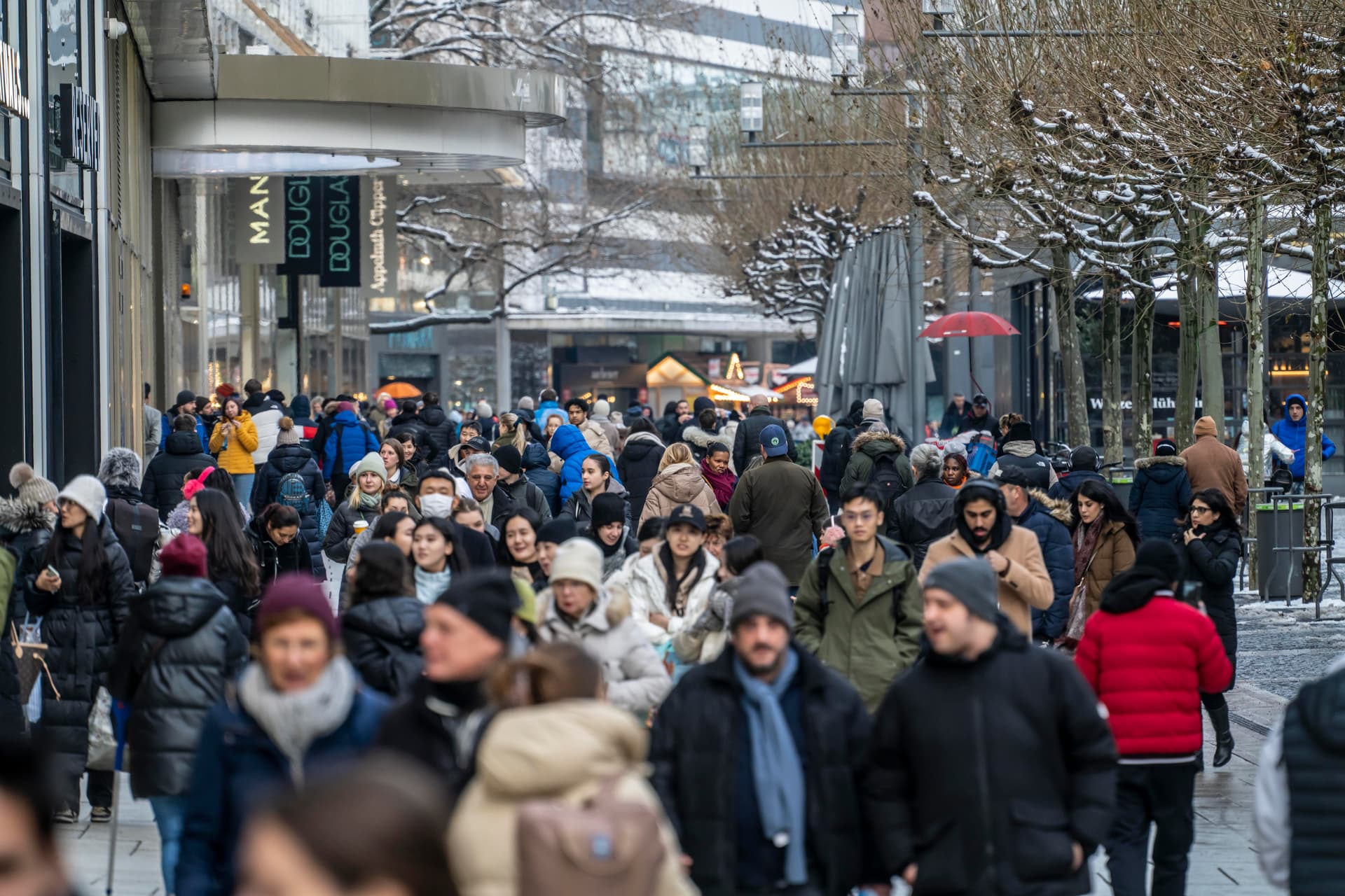 Rente in weiter Ferne: Deutlich mehr ältere Menschen gehen arbeiten