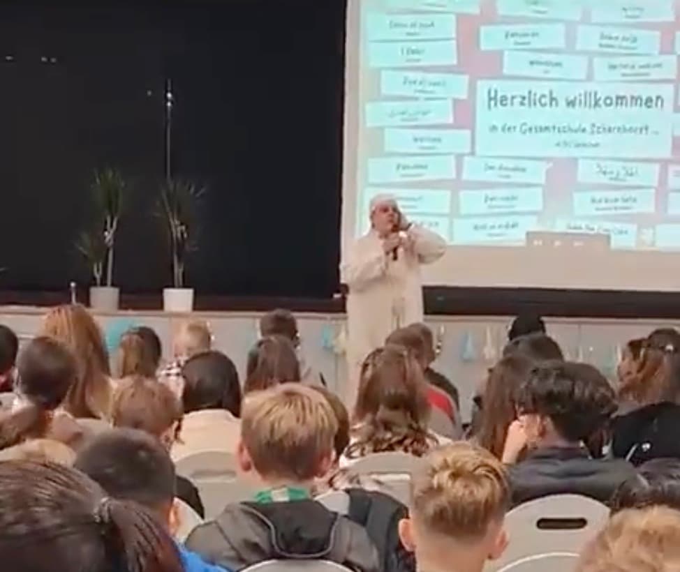 Imam betet bei Einschulungs-Feier – an Dortmunder Gesamtschule