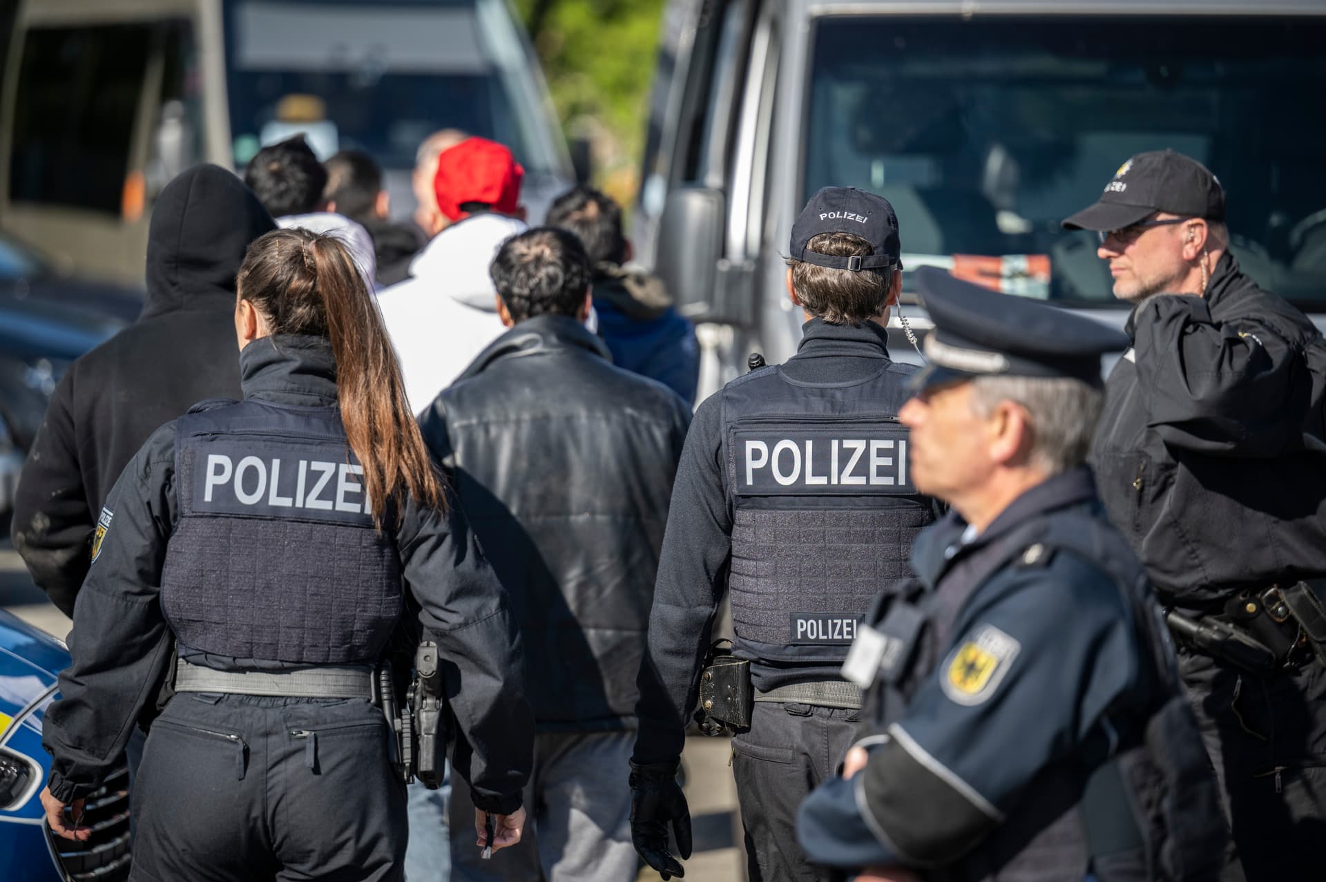 Riesen-Mehrheit der Deutschen für Flüchtlings-Obergrenze!