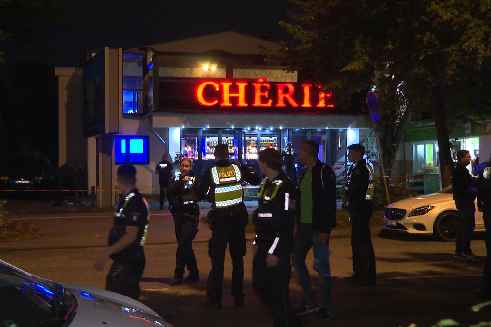 Mitten in Hamburg: Killer-Kommando erschießt jungen Mann vor Shisha-Bar