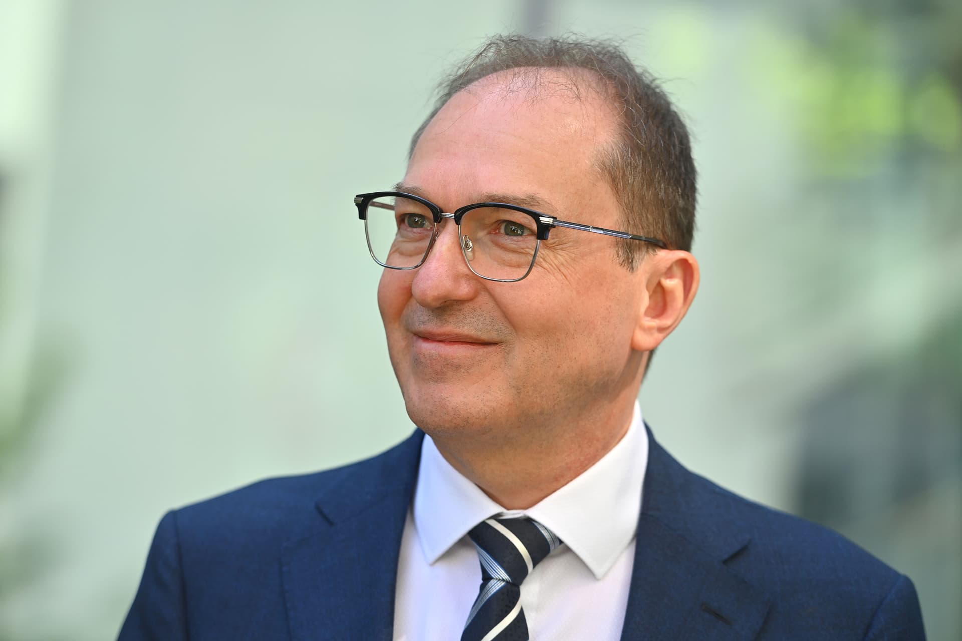 Dobrindt ordnet sofortigen Einreisestopp an: Auch wer Asyl sagt, darf nicht mehr nach Deutschland