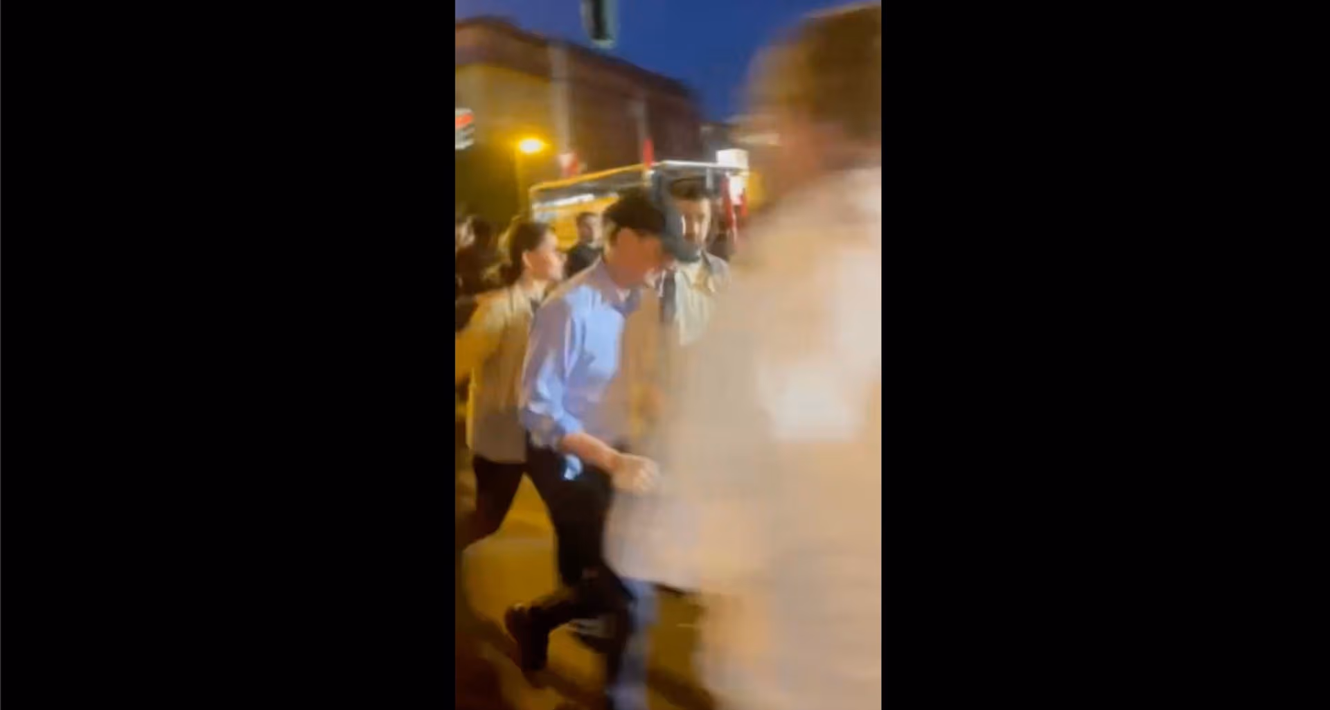 „Verpiss dich, Faschistenschwein“: Karl Lauterbach muss auf 1. Mai-Demo vor Linken fliehen