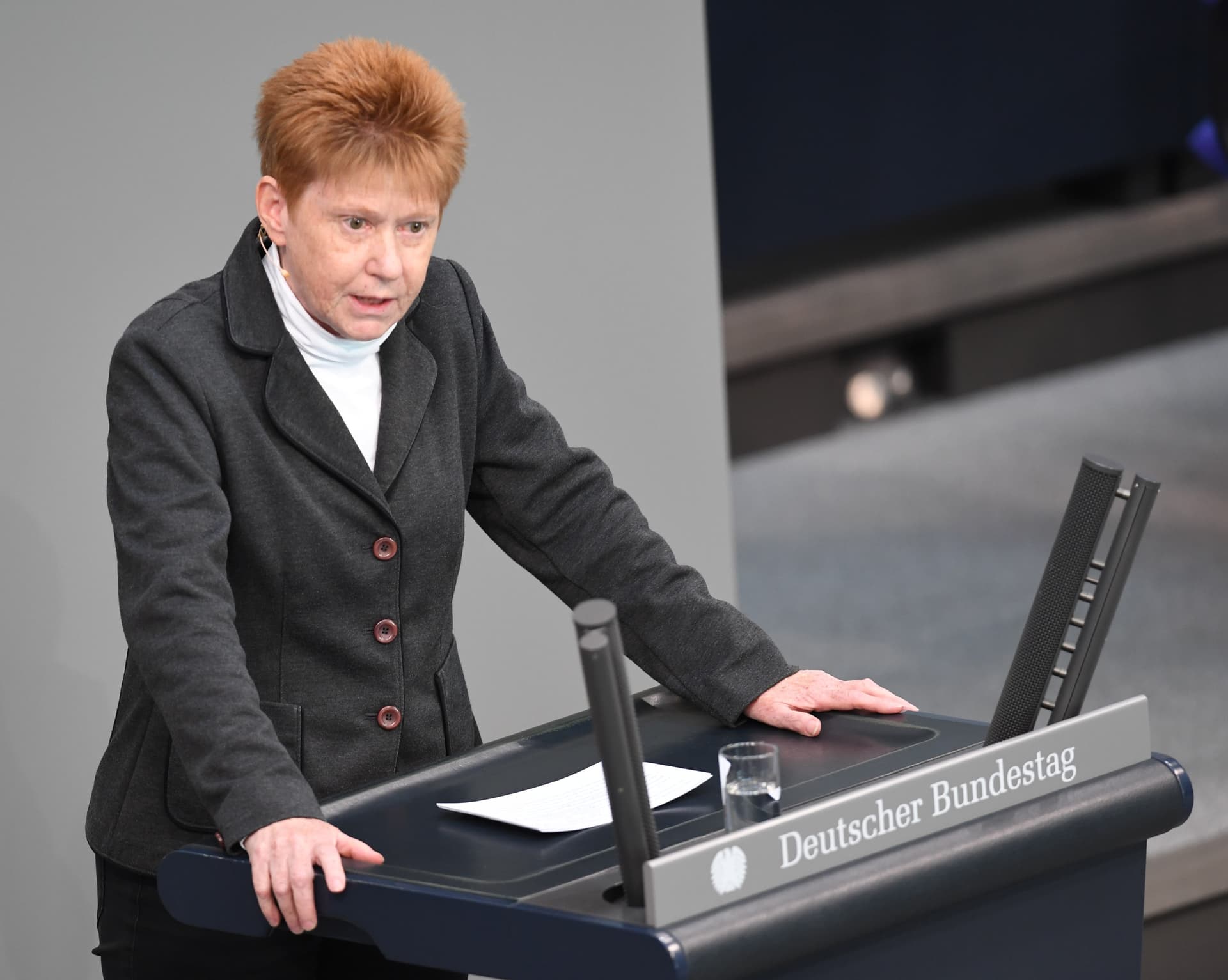 1000 Euro Ordnungsgeld! Bundestag stellt es unter Strafe, die Wahrheit auszusprechen
