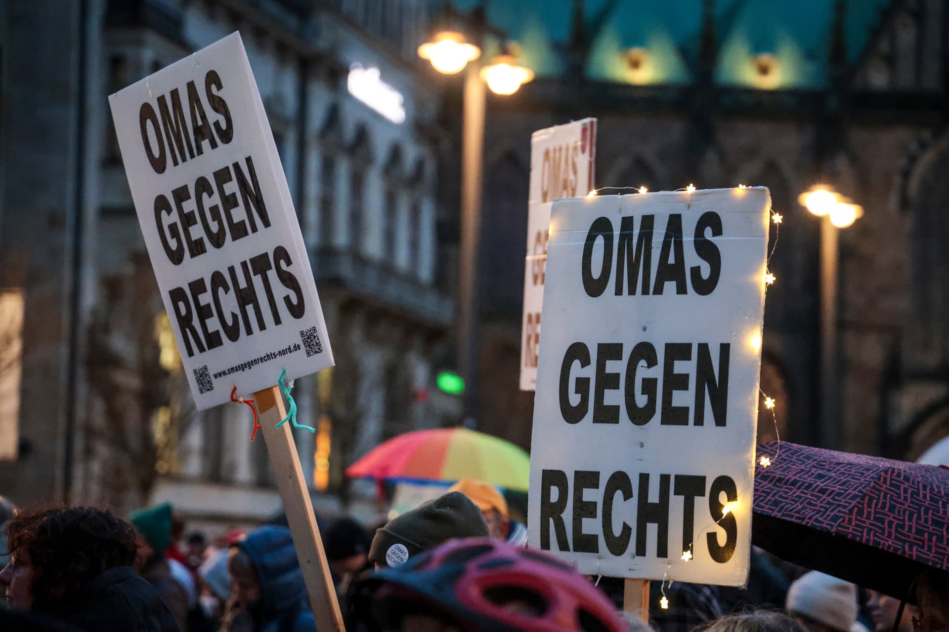 Bundesregierung beantwortet 551 Fragen zu NGOs