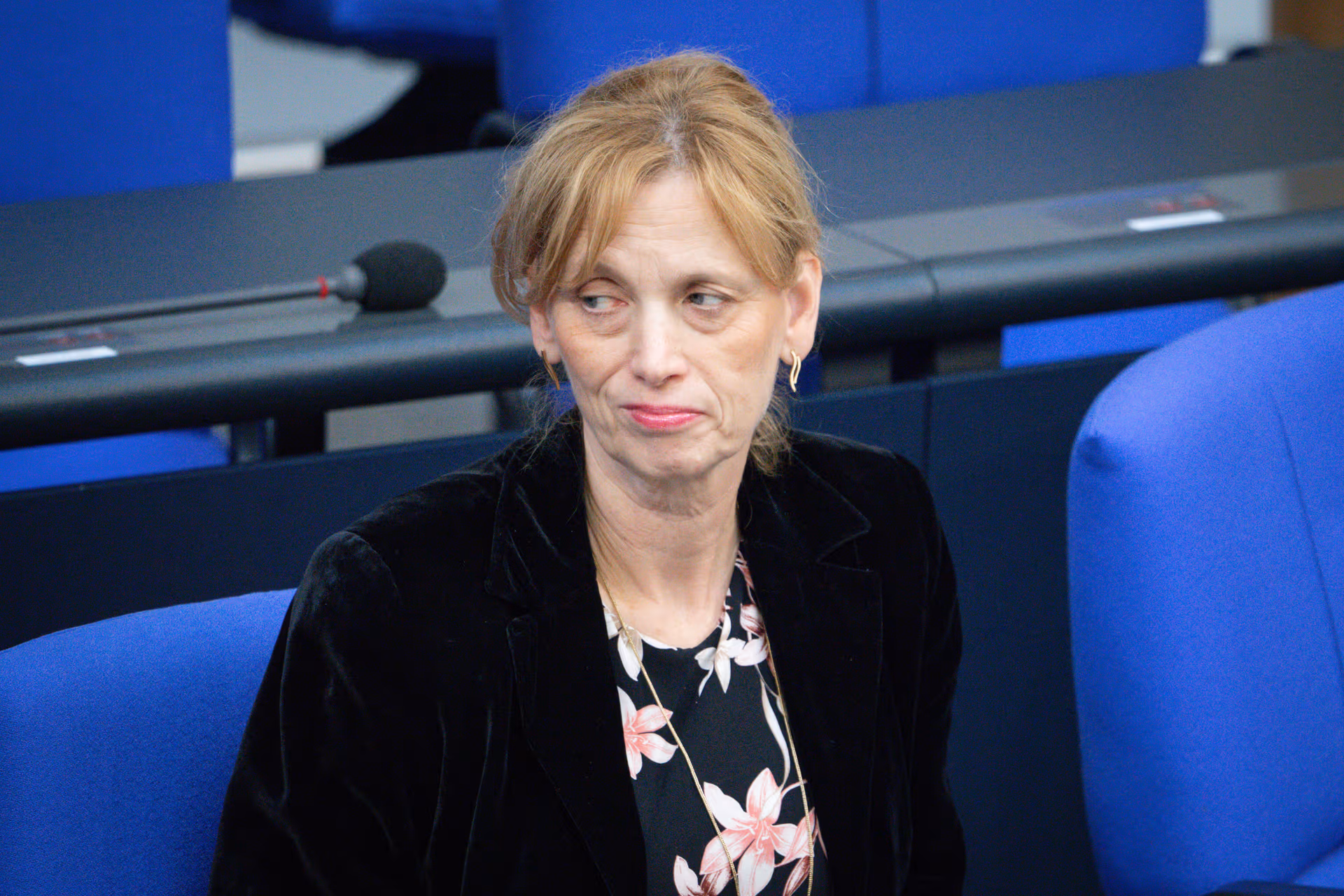 CDU-Ministerin unter Druck: Prien finanziert Ex-Arbeitgeber einer Mordhetzerin mit 475.000 Euro