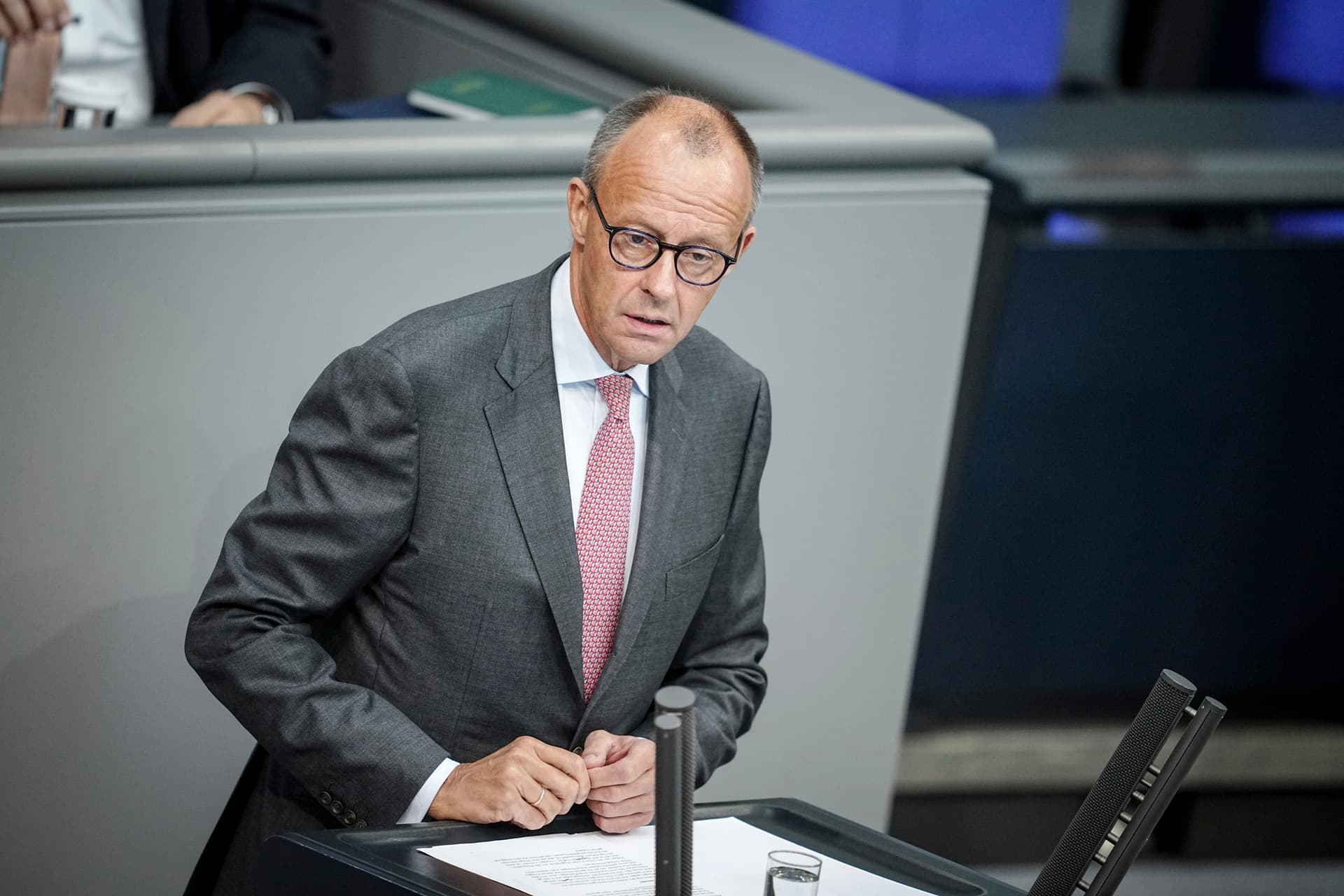 Merz fordert Migrations-Wende: Keine Schlagbäume, aber Grenzkontrollen im Osten!
