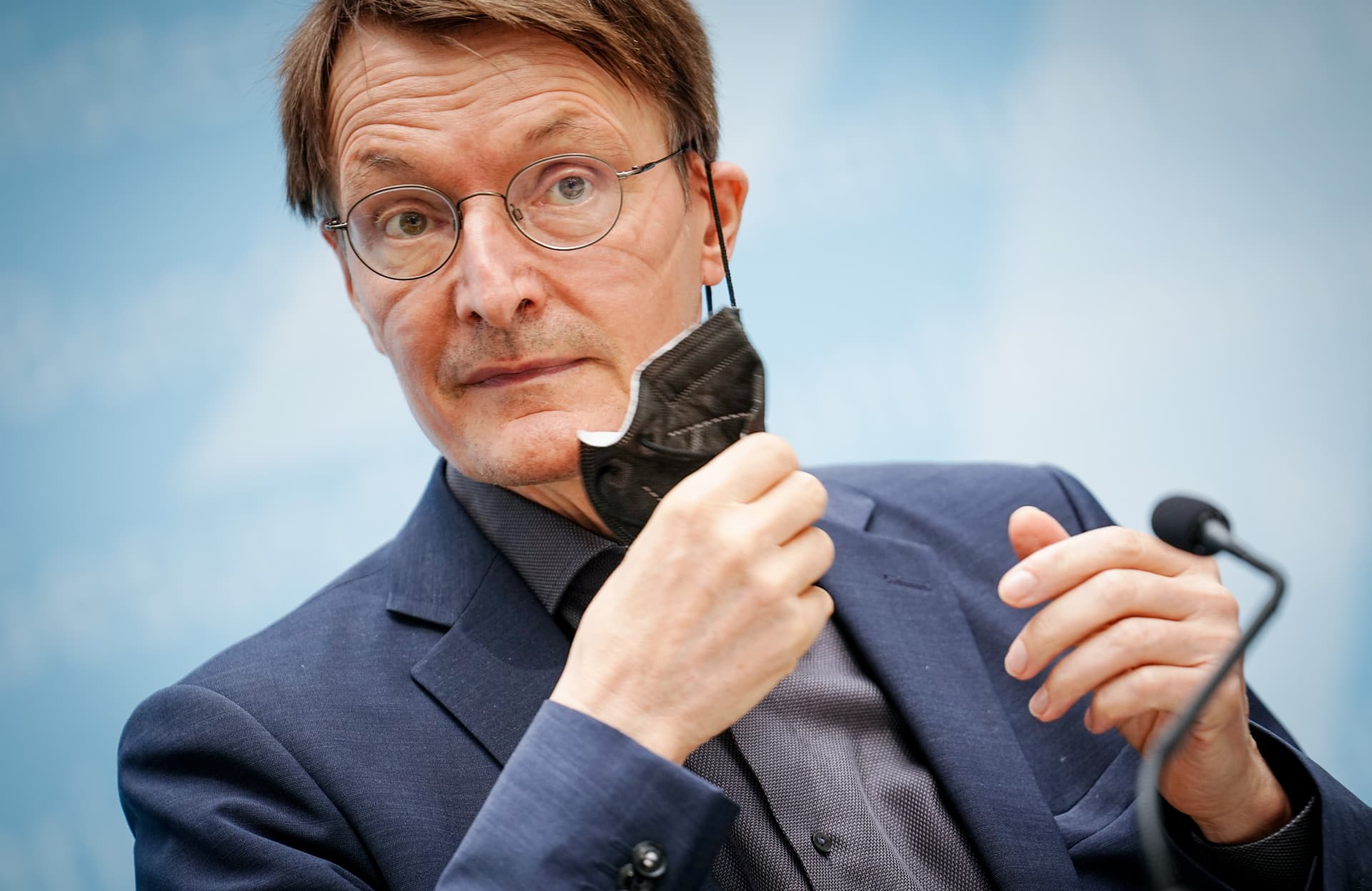 Lauterbach lässt 755 Millionen Corona-Masken verbrennen