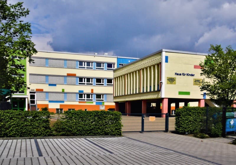 Nach Reizgasattacken und Rippenprellungen: Jetzt wurde an Cottbusser Problem-Grundschule ein Mädchen zusammengetreten