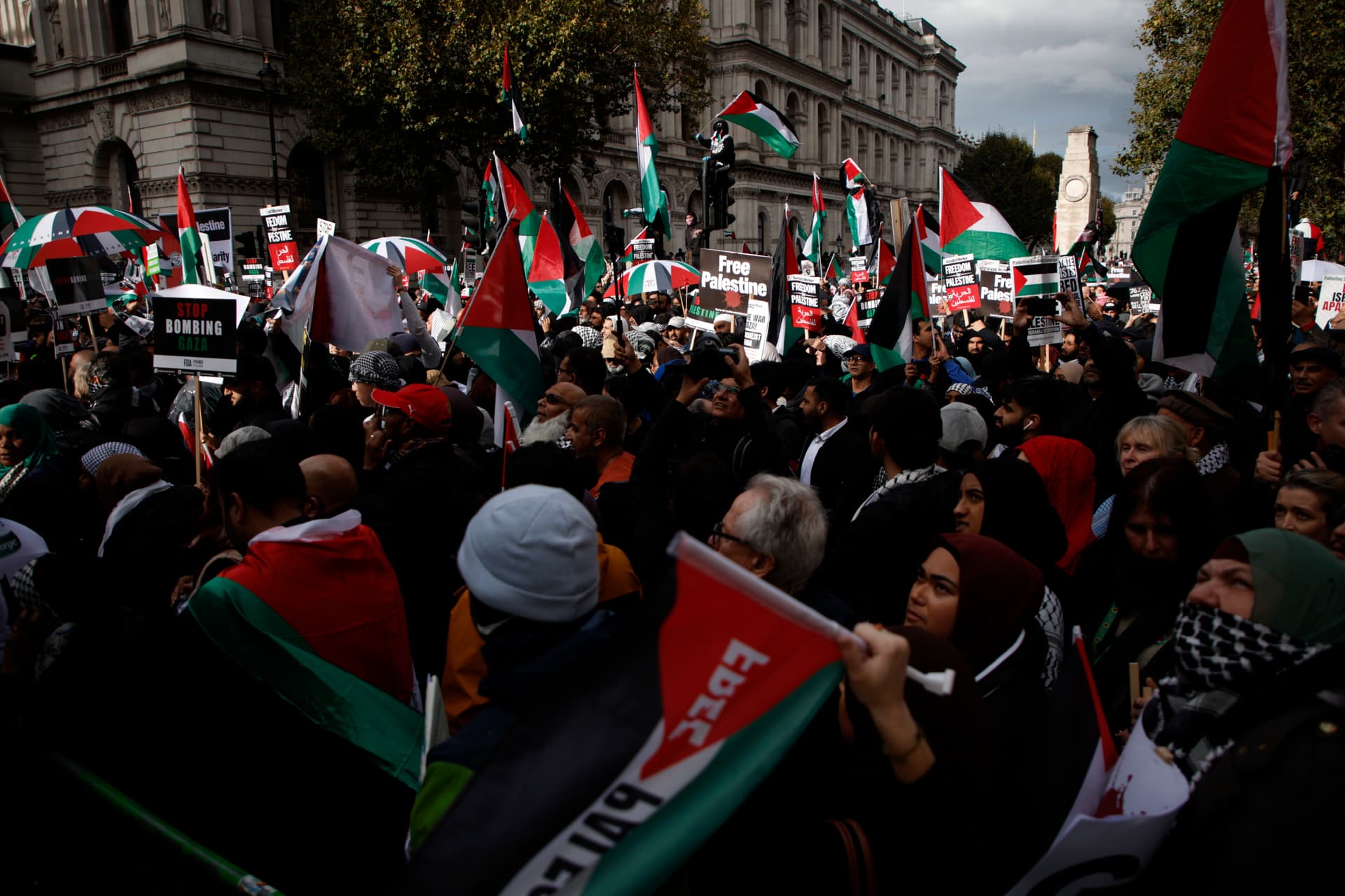 Zehntausende Israel-Hasser ziehen durch Straßen von London
