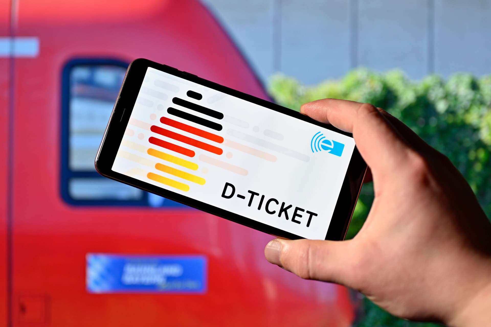 Preisexplosion: Deutschlandticket sorgt für hohe Kosten