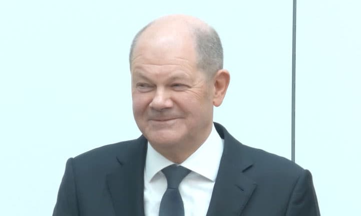 Videobeweis: Hier verhöhnt der Kanzler die Bundesregierung!
