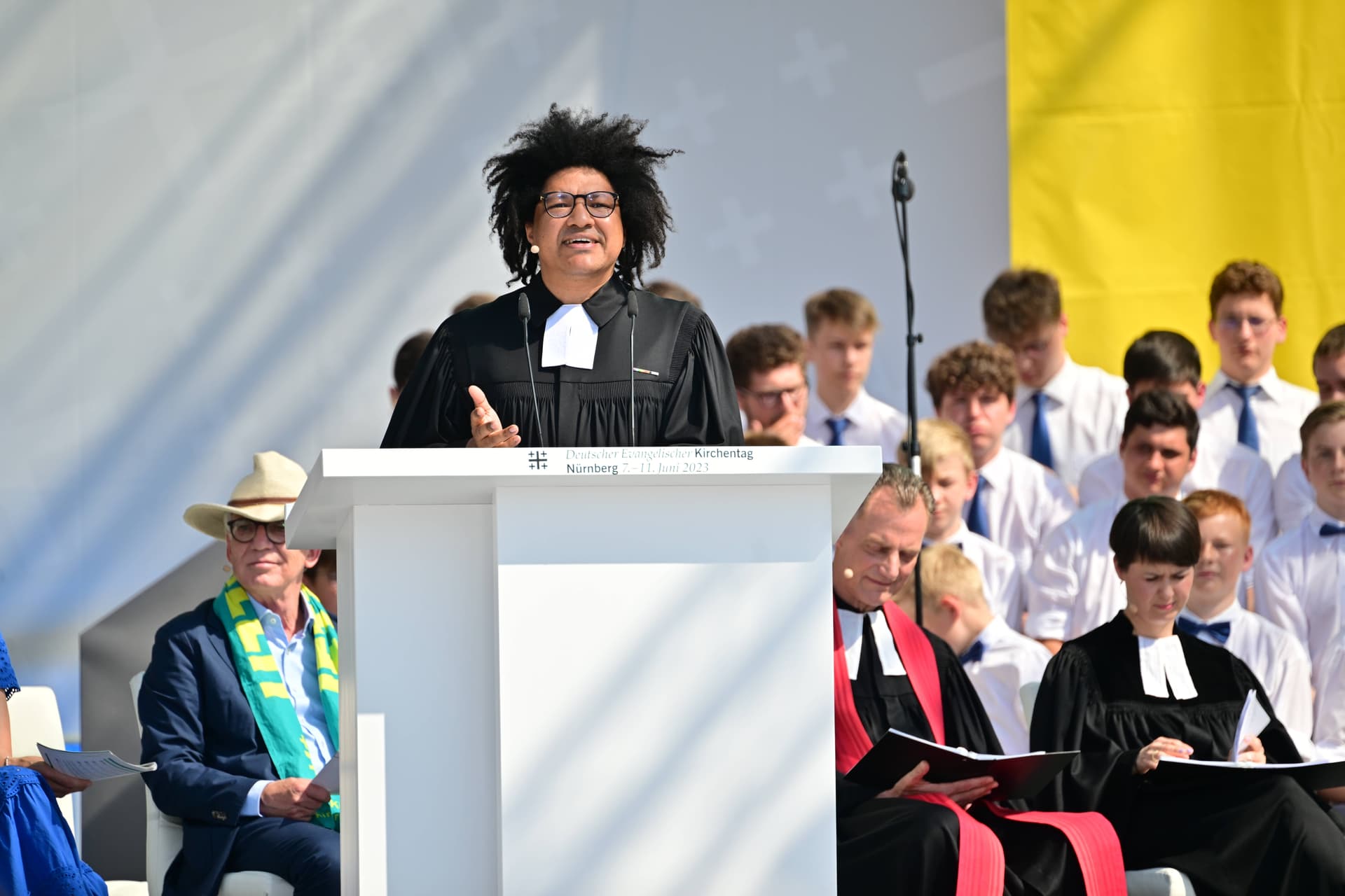 Kirchentag schließt mit Gaga-Predigt: „Gott ist queer!“