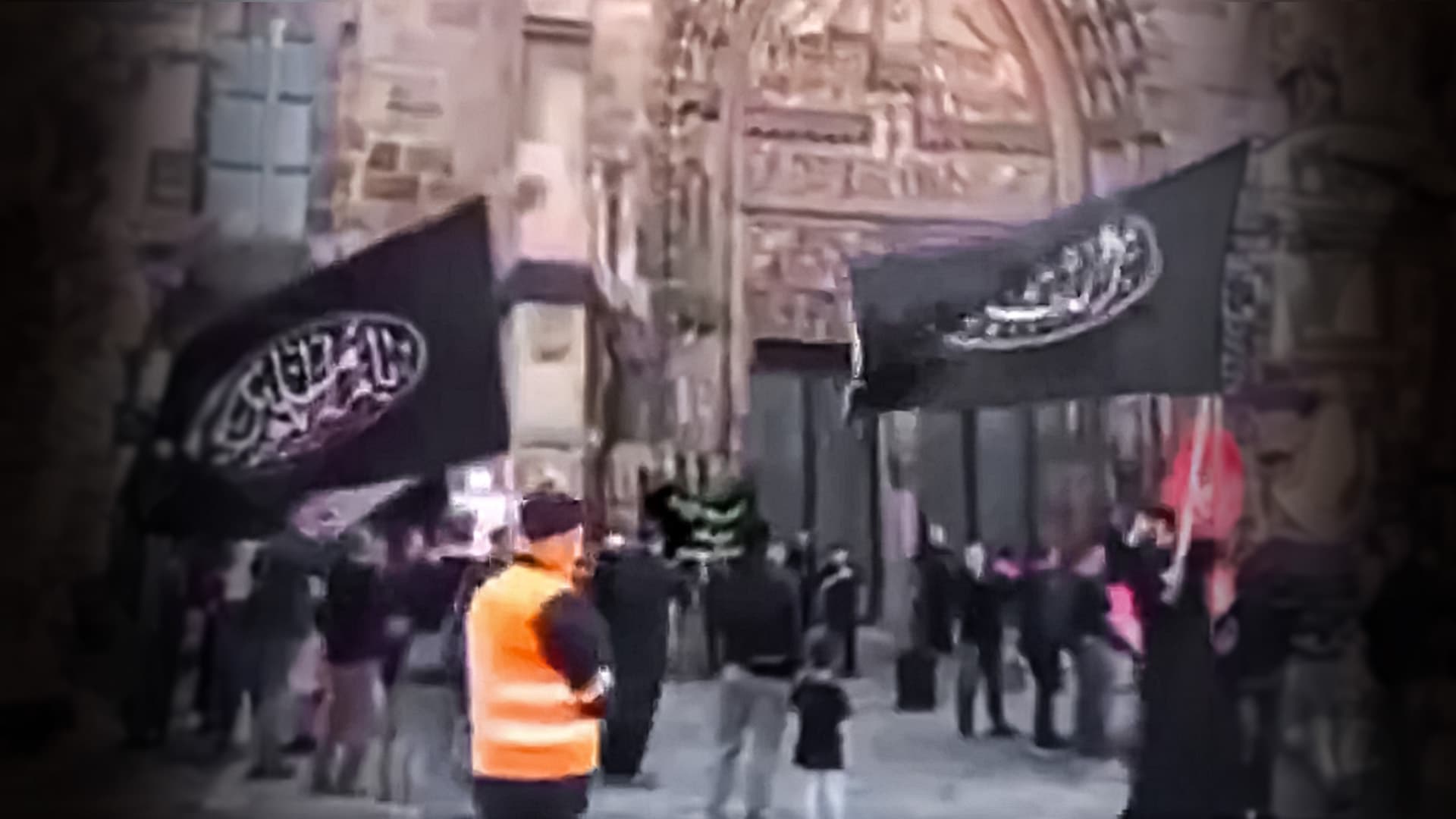 Einen Tag nach dem Terroranschlag in Solingen … marschieren in Nürnberg Islamisten vor Kirche auf