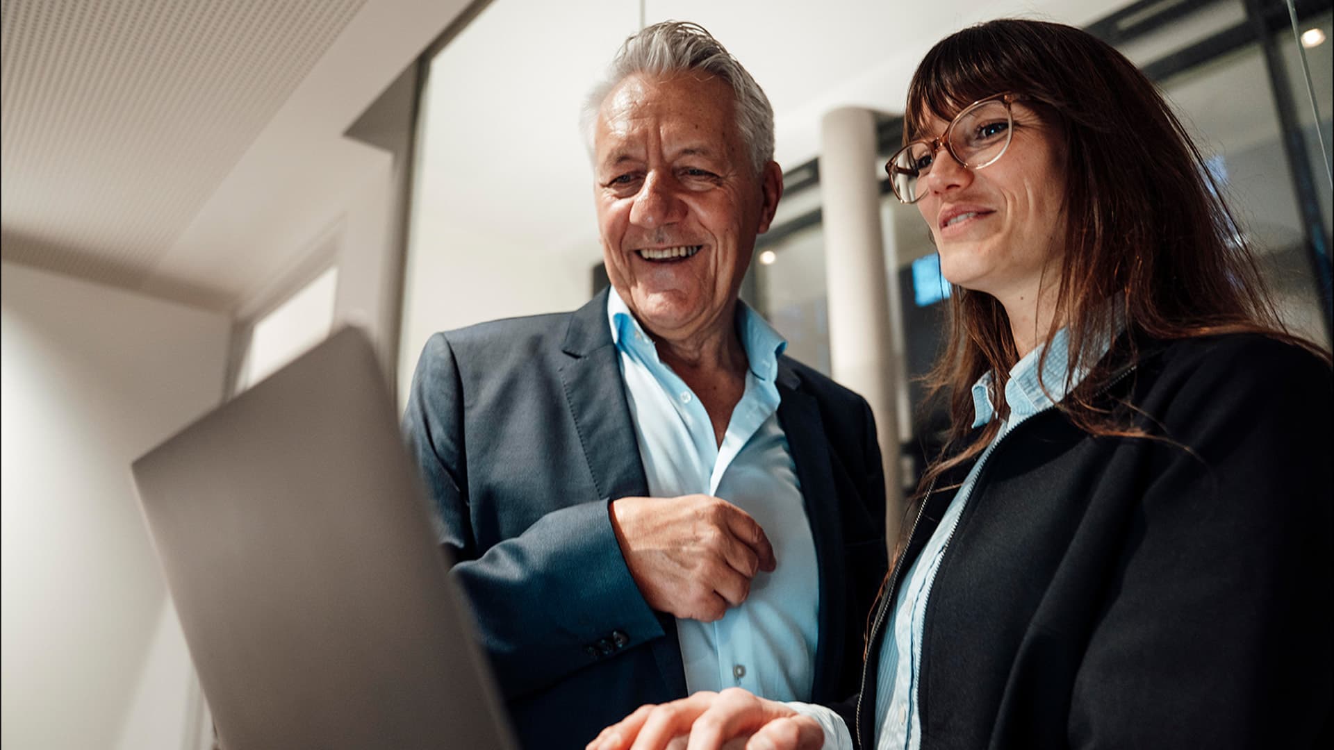 Neue Studie: Wer länger arbeitet, bleibt länger schlau