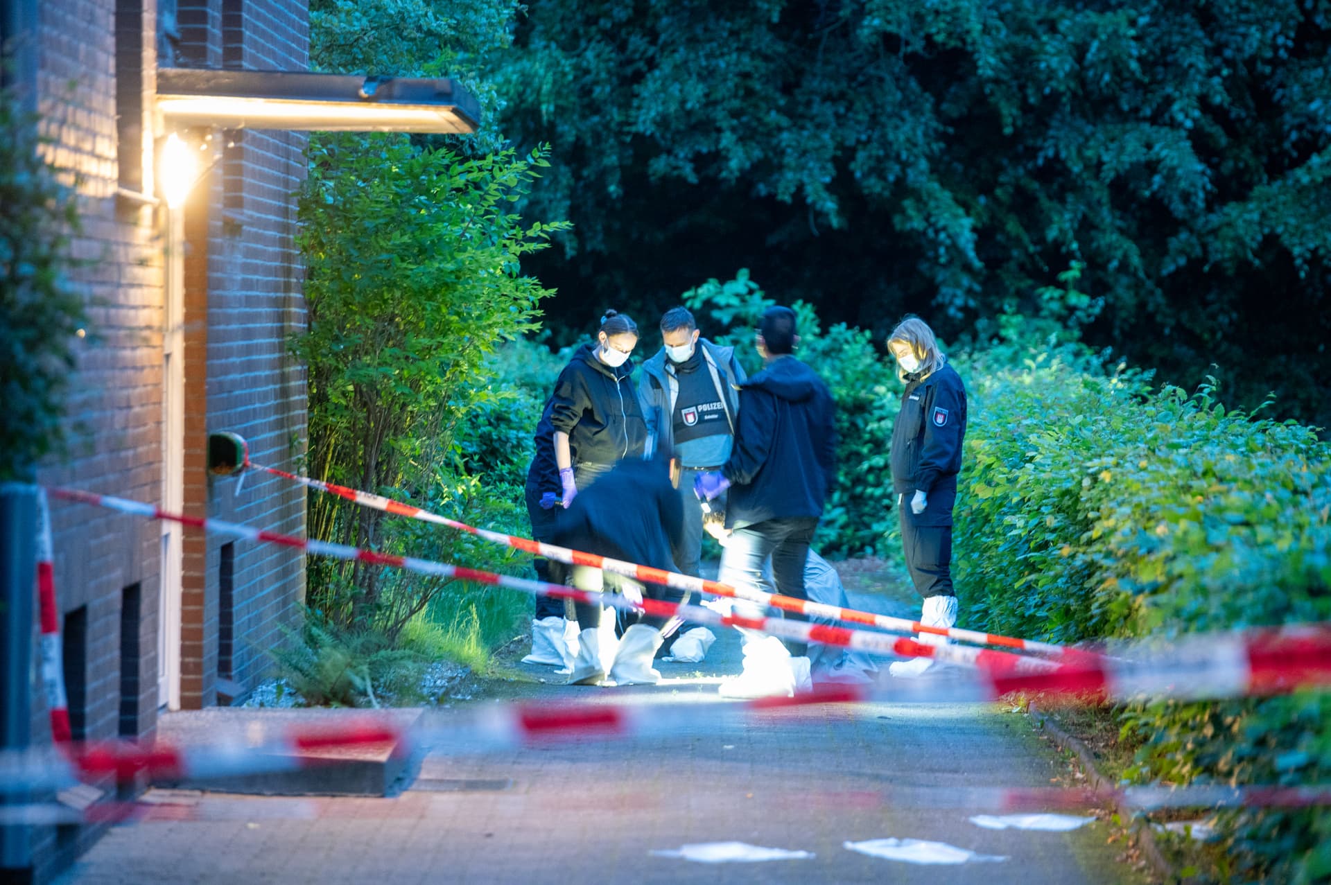 Schüsse in Hamburg! Mann lebensgefährlich verletzt, Täter flüchtig