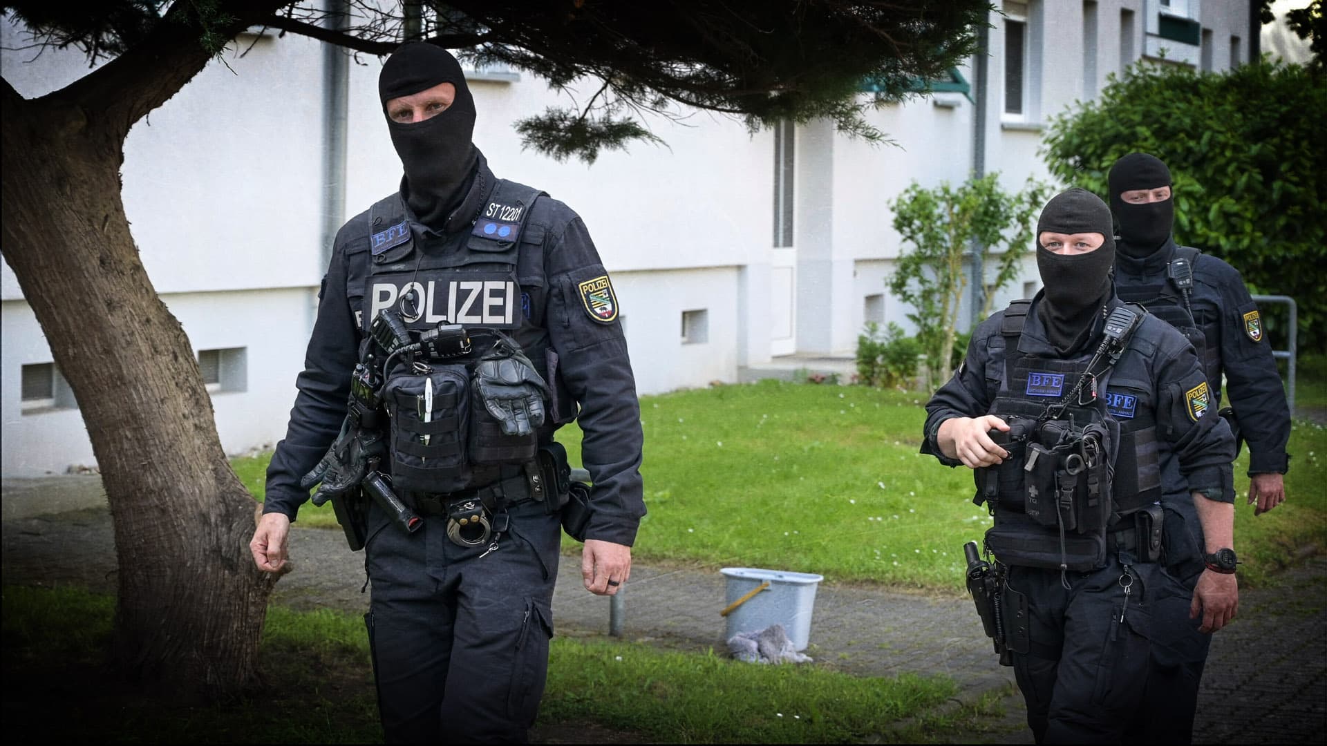 Terrorverdacht: Spezialeinheit nimmt mutmaßlichen IS-Kämpfer in Halle fest