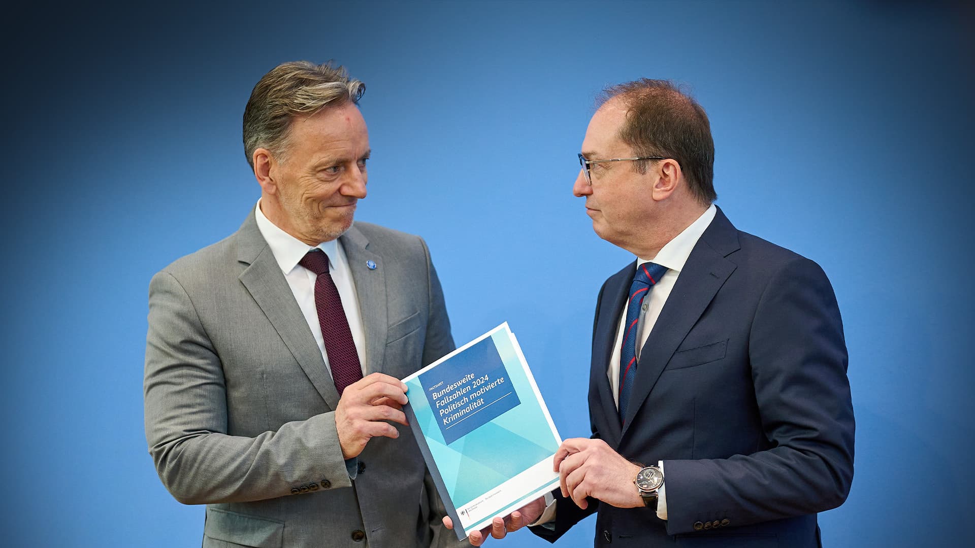 Offizielle Statistik enthüllt unbequeme Wahrheiten: Gewalt gegen „Vertreter des Staates“ geht vor allem von Linken aus, nicht von Rechten