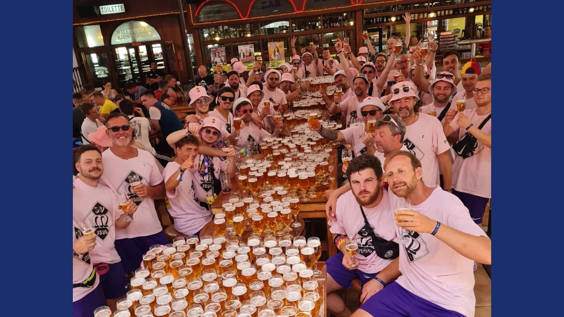 Rekord im „Bierkönig“ Mallorca: Kicker aus Schwaben trinken 1111 Bier