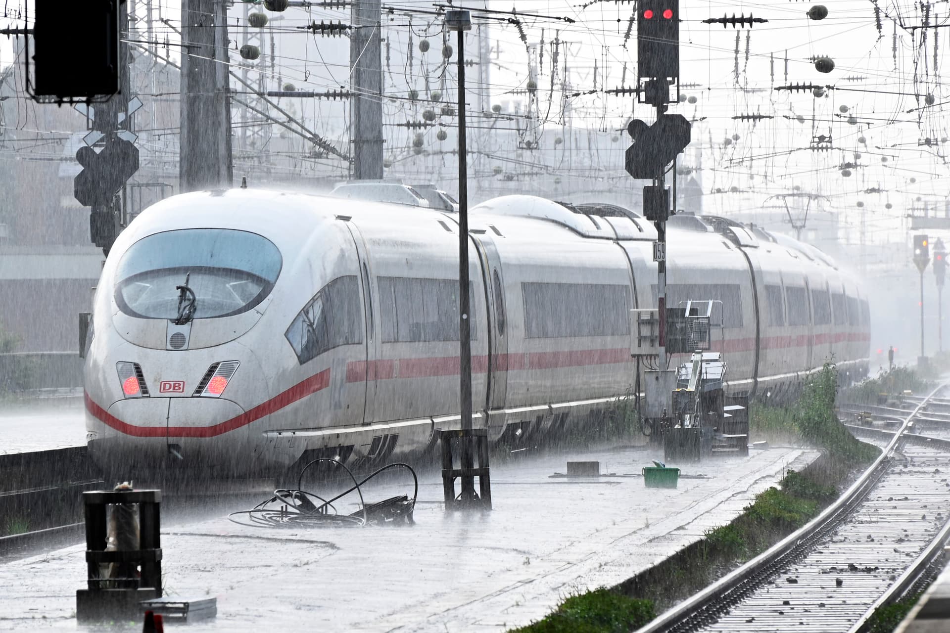 Bahn bummelig wie nie zuvor: Jeder zweite Zug kommt zu spät!
