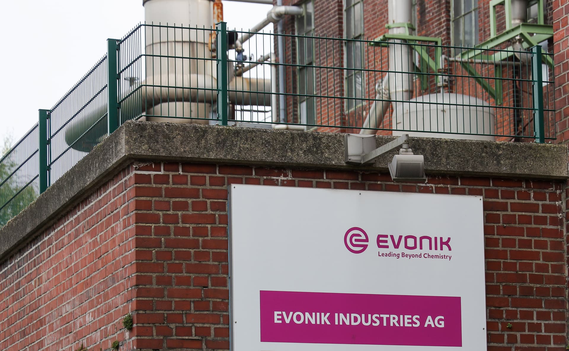 7000 Arbeitsplätze vor dem Aus: Chemiekonzern Evonik verkündet Sparmaßnahmen und Umstrukturierung