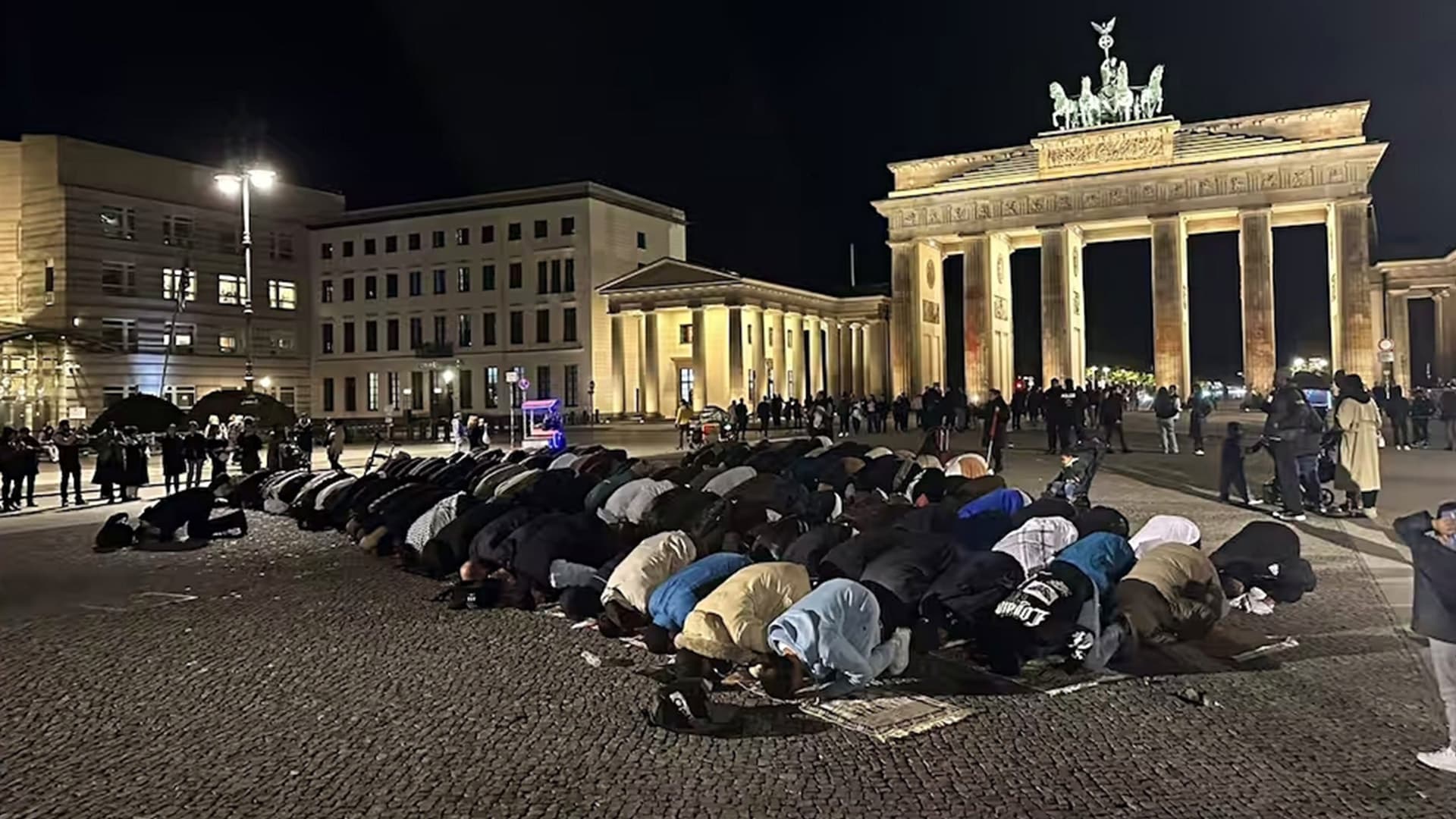 Unterwerfung: 61 Prozent der Deutschen fürchten den Aufstieg des Islam – und trotzdem unternimmt die Regierung nichts
