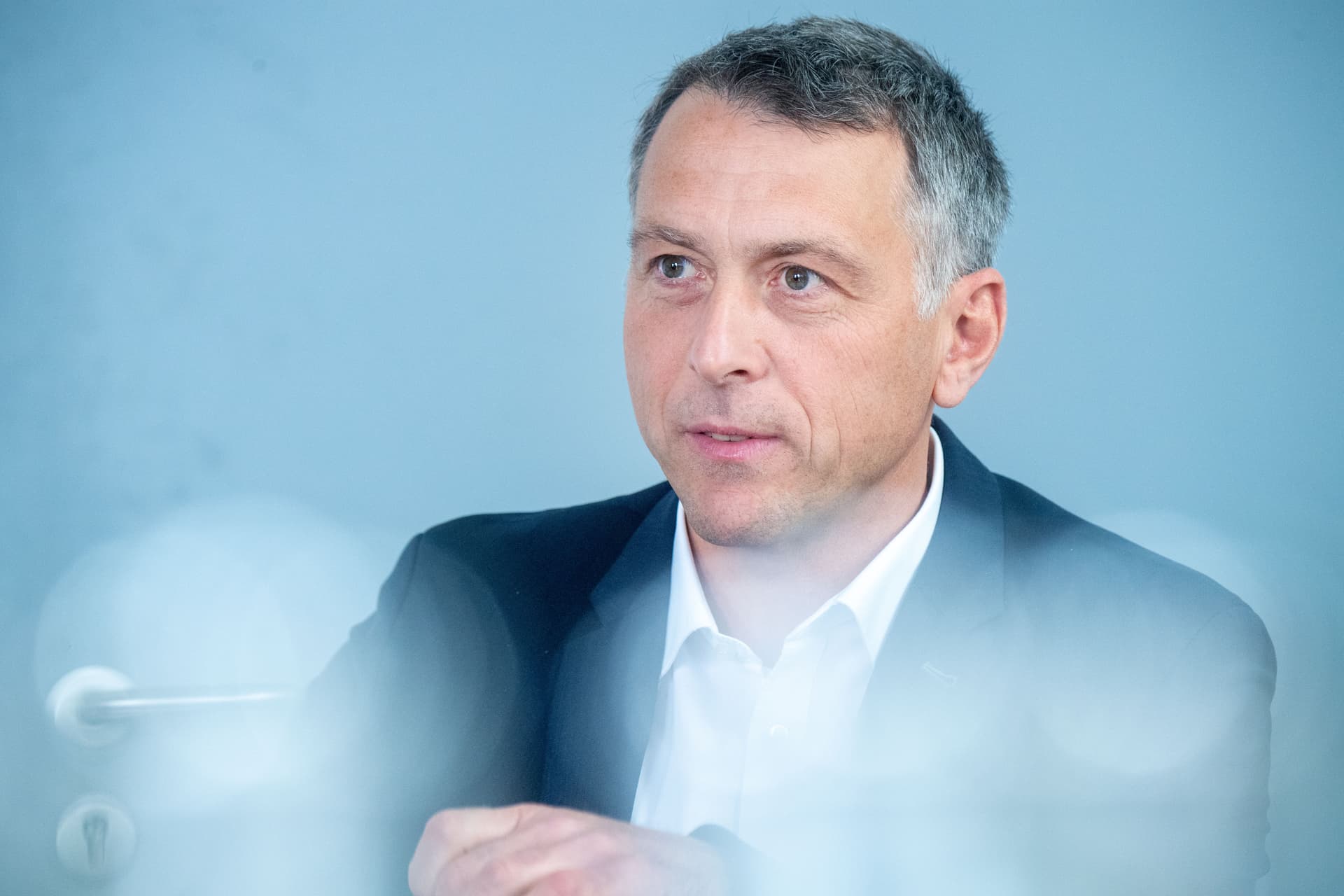 „Wirklichkeitsfremde Migrations-Politik“: Landrat von Rügen tritt aus der SPD aus