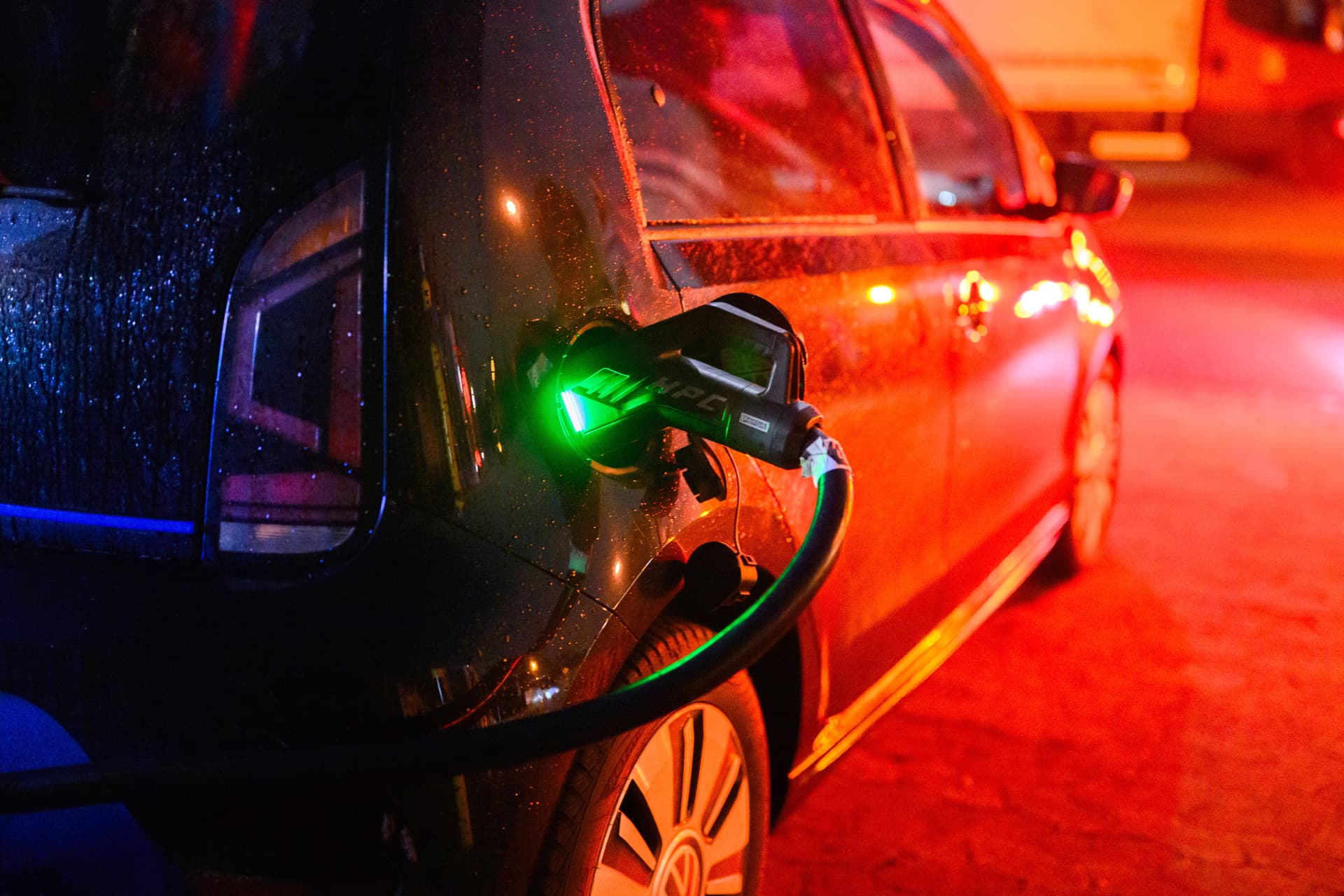 Wirtschaftsfachleute sind sicher: Europa ist für das E-Auto nicht bereit