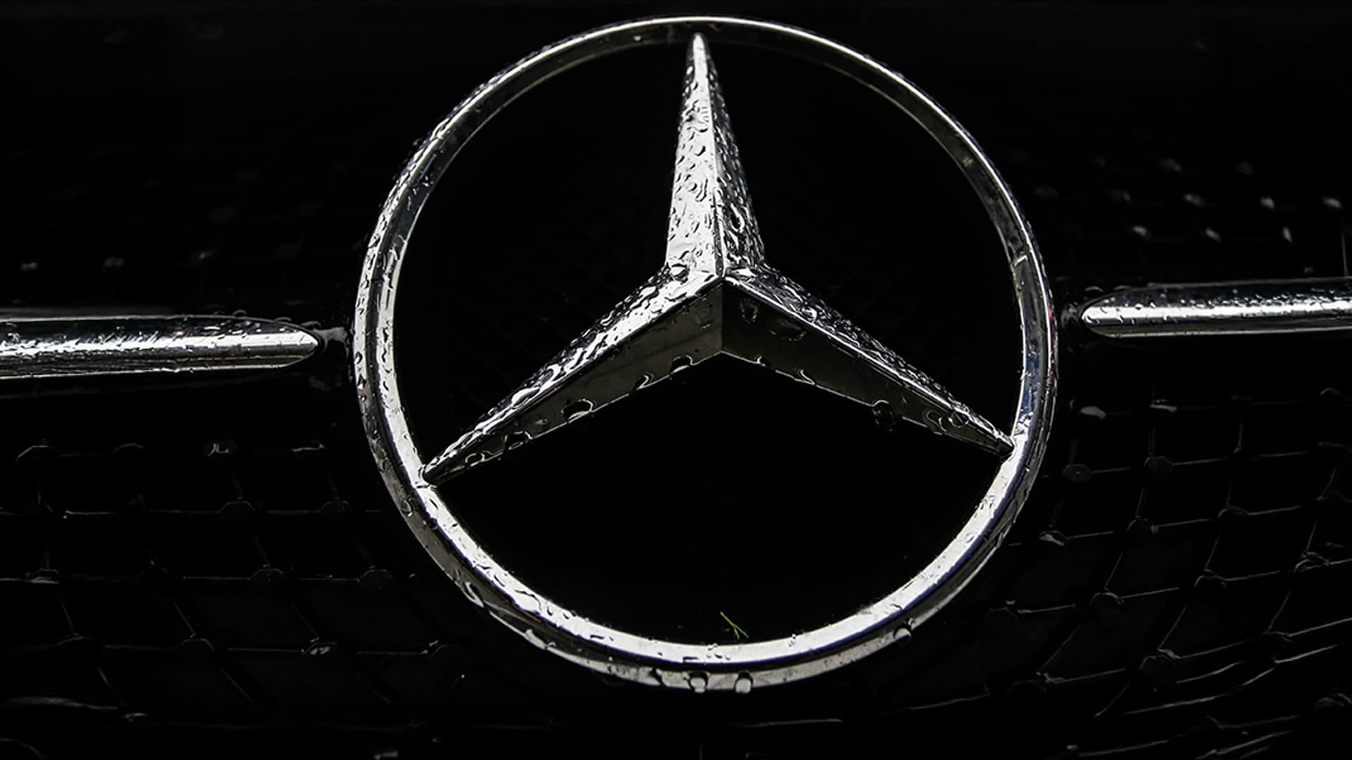 Dramatischer Absturz: Gewinn bei Mercedes bricht um ein Drittel ein