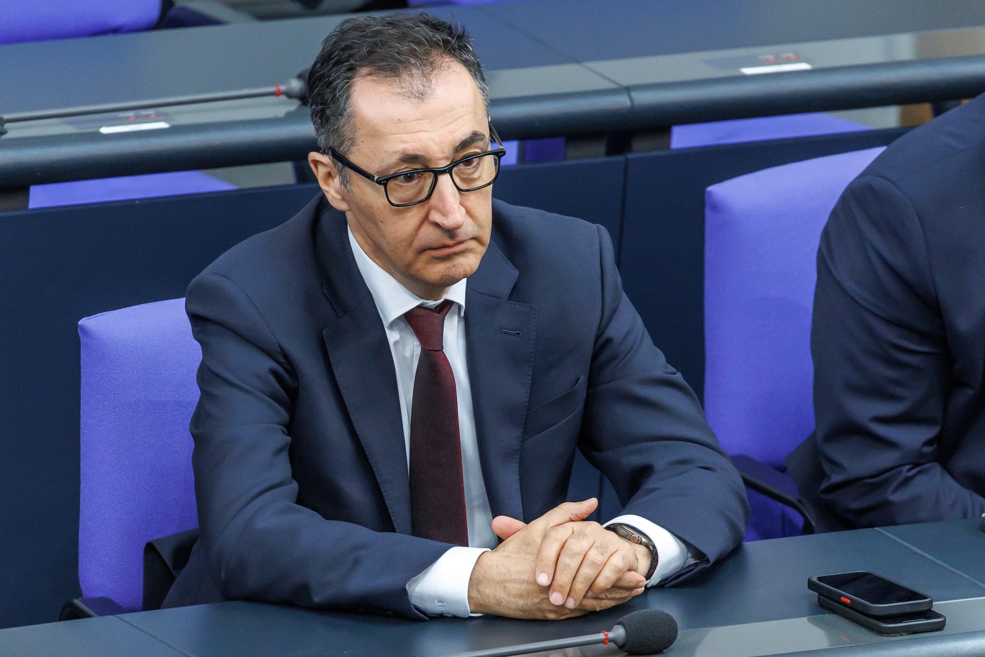 Cem Özdemir: „Deutschland lässt sich von Islamisten fast schon dankbar hinter die Fichte führen“