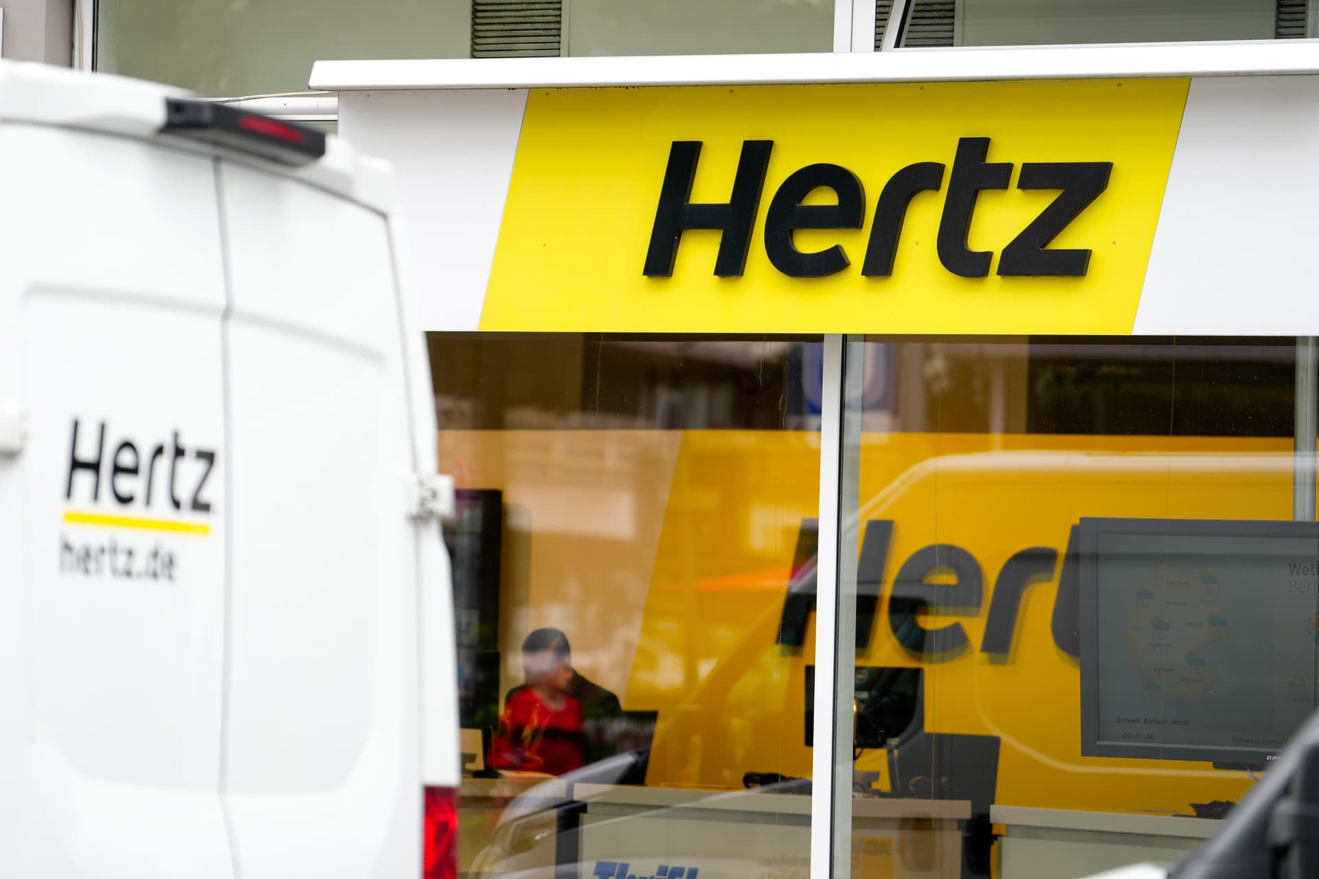Autovermieter-Riese Hertz zieht sich zurück: „Es baut sich eine Welle gegen das Elektroauto auf“