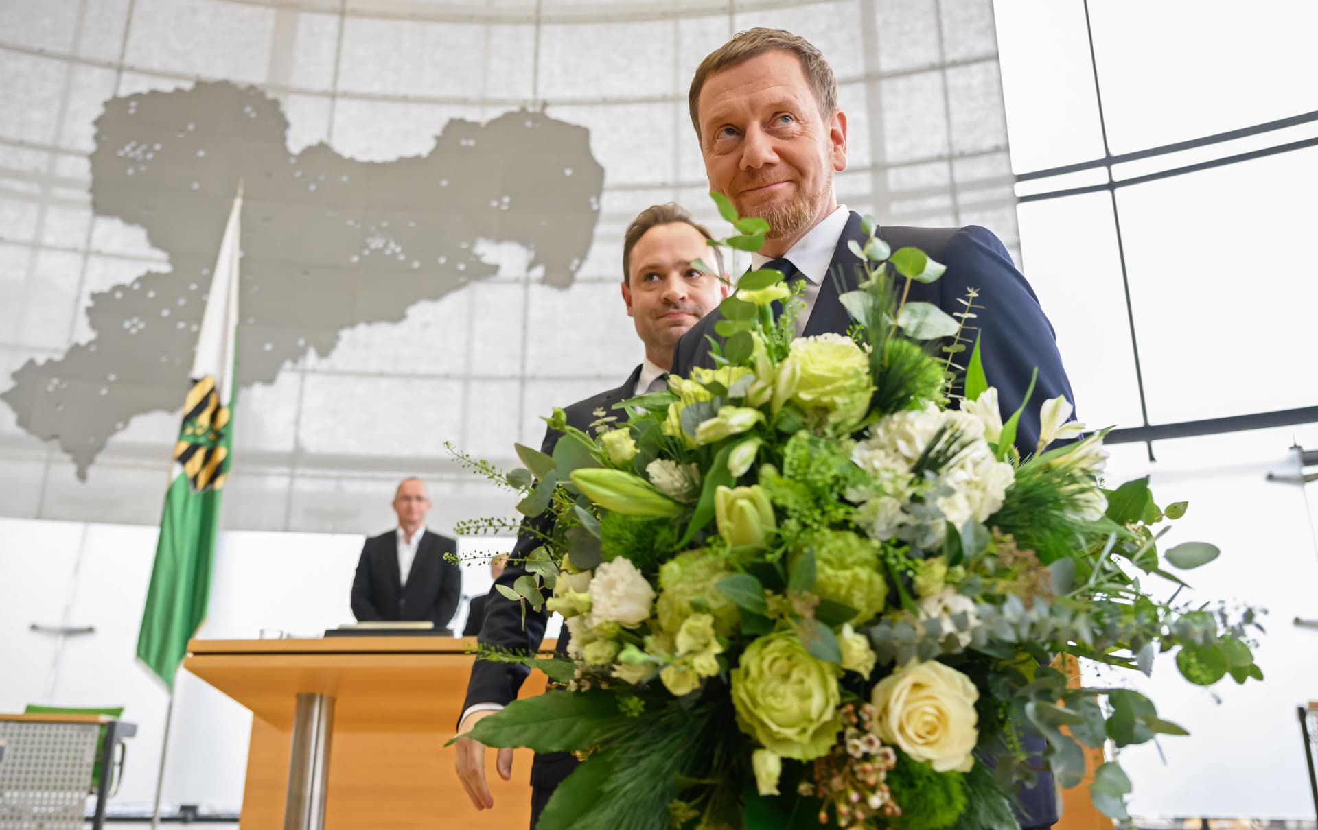 „Vor uns liegen anstrengende Jahre“: Kretschmer als sächsischer Ministerpräsident vereidigt