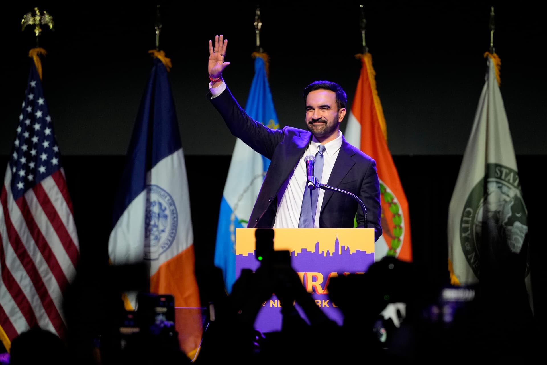Muslimischer Sozialist Mamdani gewinnt Wahl in New York: Big Apple wird zu Red Apple