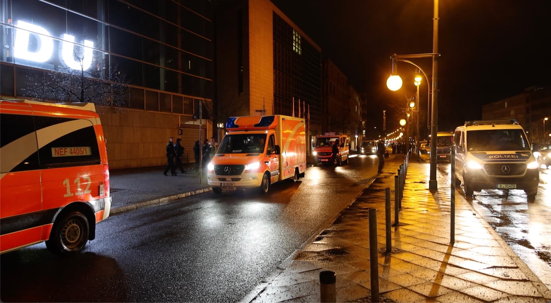 Rund 70 Beamte im Einsatz: SEK überwältigt 40-Jährigen mit Messer vor CDU-Zentrale