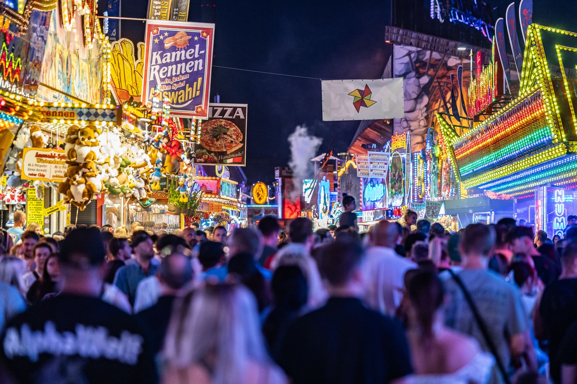 Südländische Täter stechen Familienvater auf der Kirmes vor den Augen seiner Kinder nieder