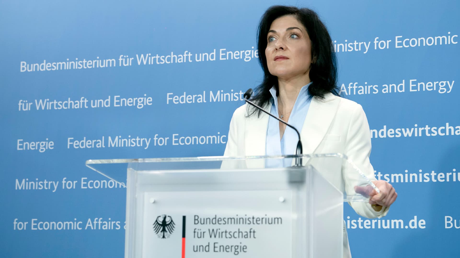 Firmenpleiten, Arbeitsmarkt, Produktion: Bundeswirtschaftsministerium zieht dramatische Halbjahresbilanz
